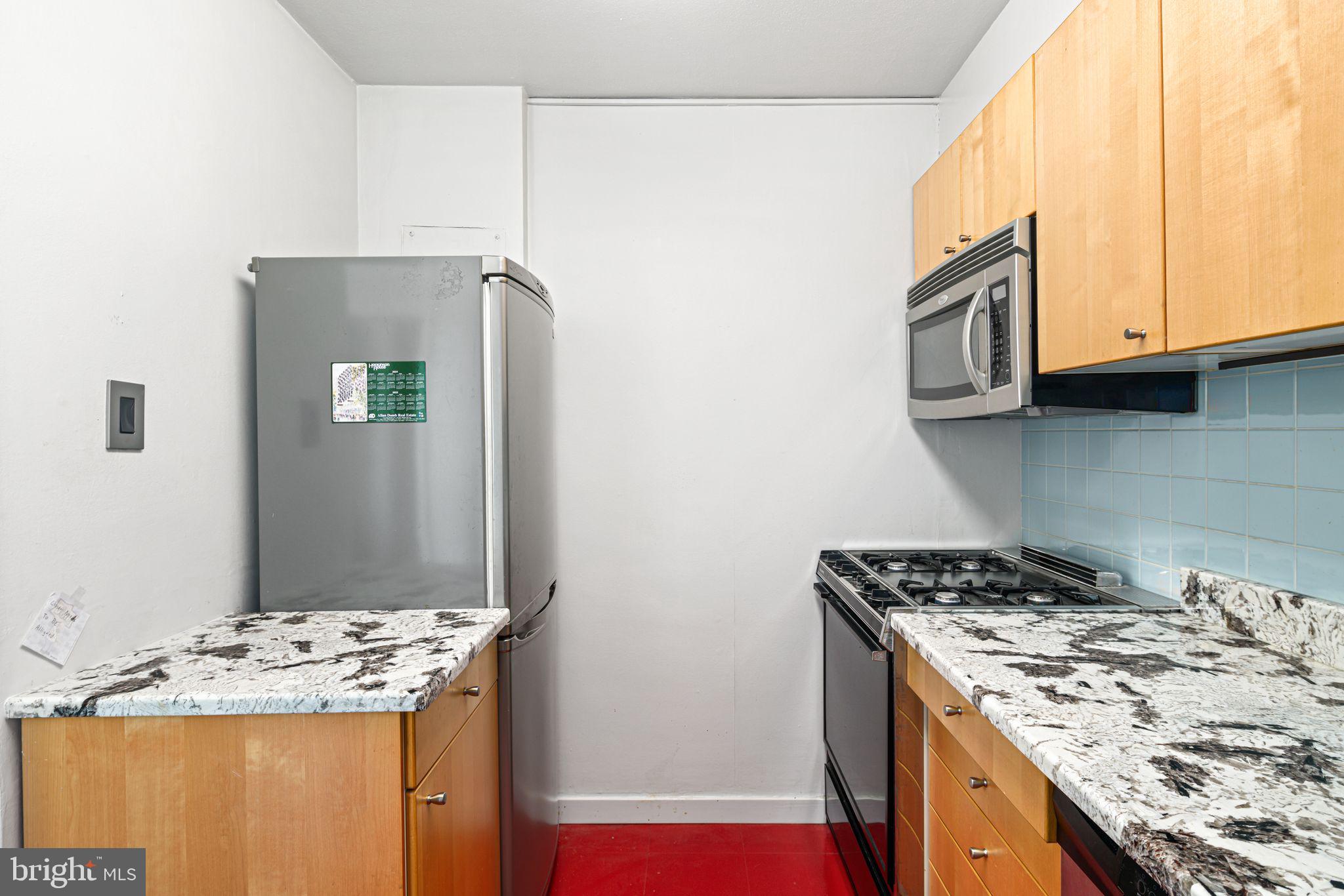 WASHINGTON SQ - Residential Lease