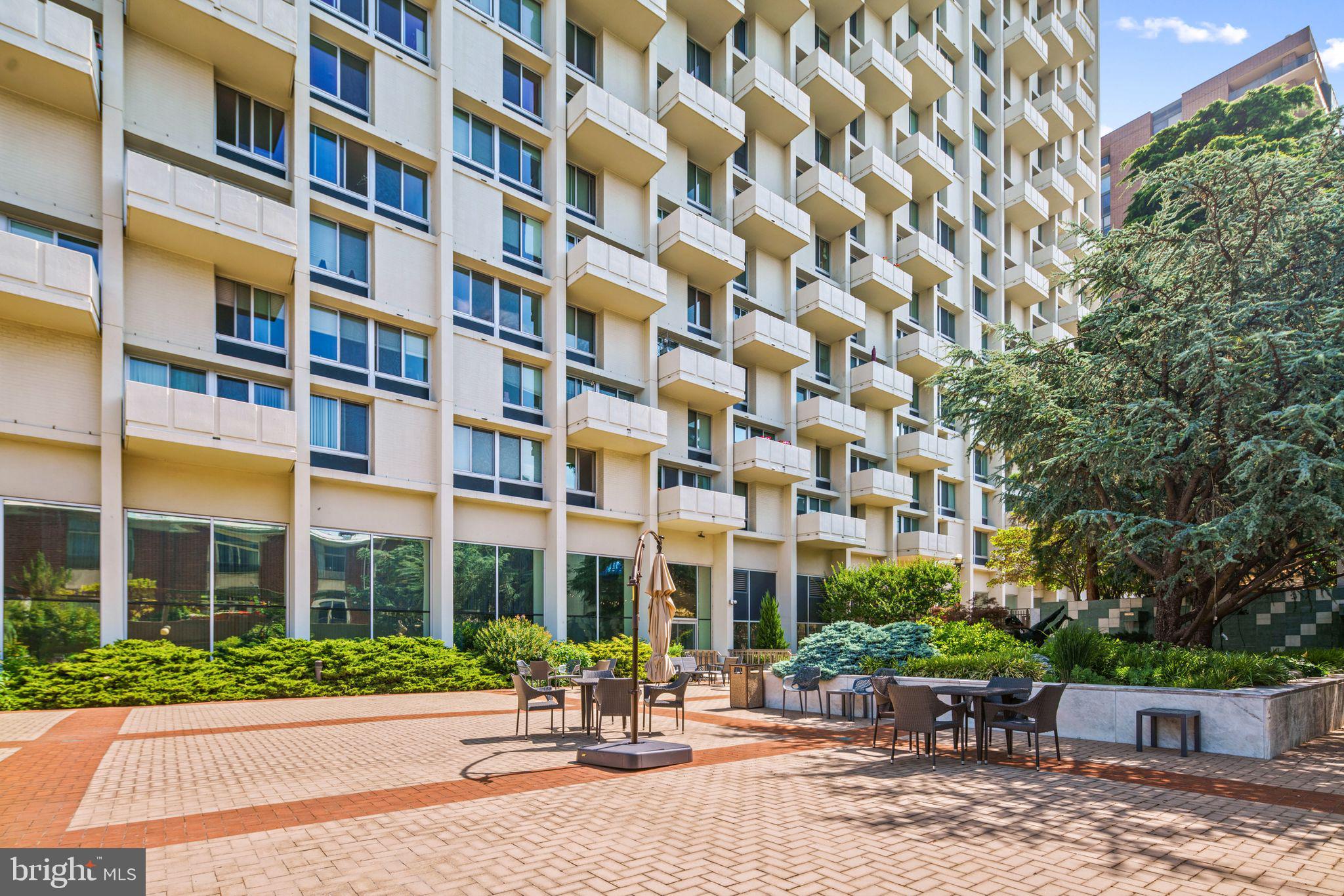 WASHINGTON SQ - Residential Lease