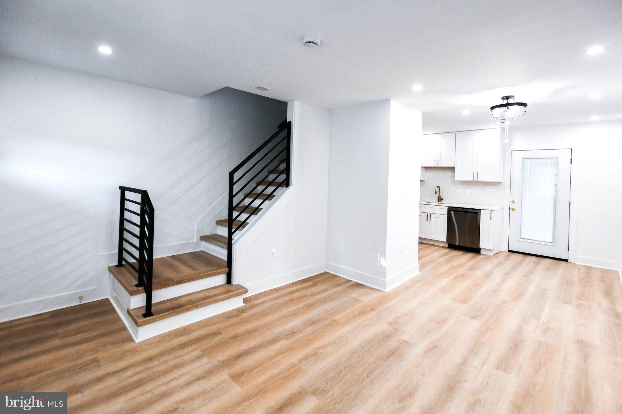 226 34TH STREET NE