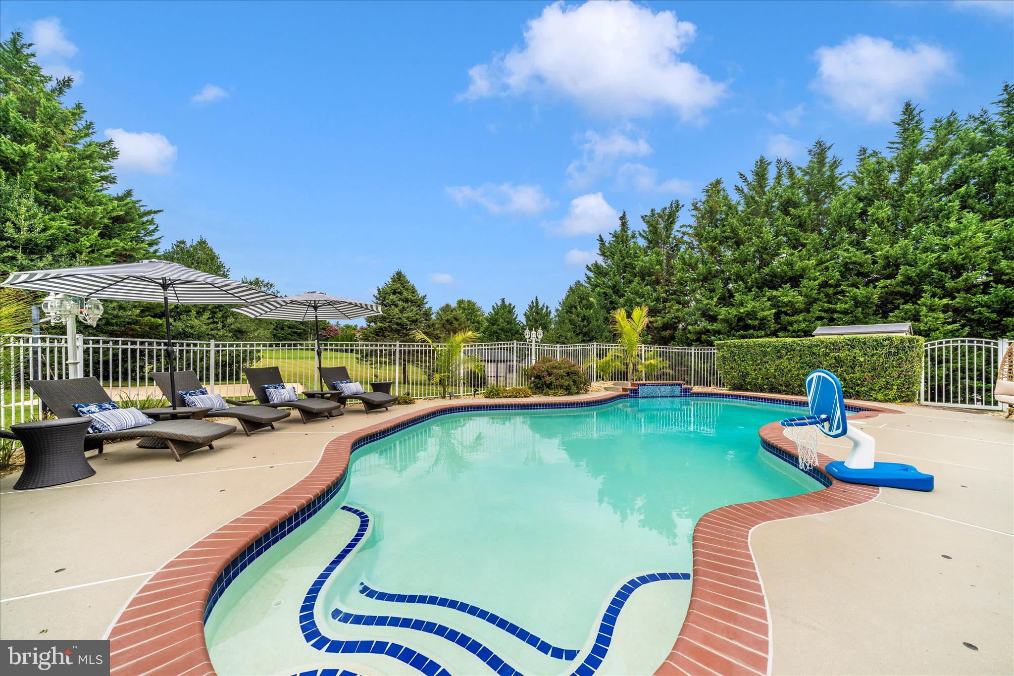 COUNTY VIEW - Residential