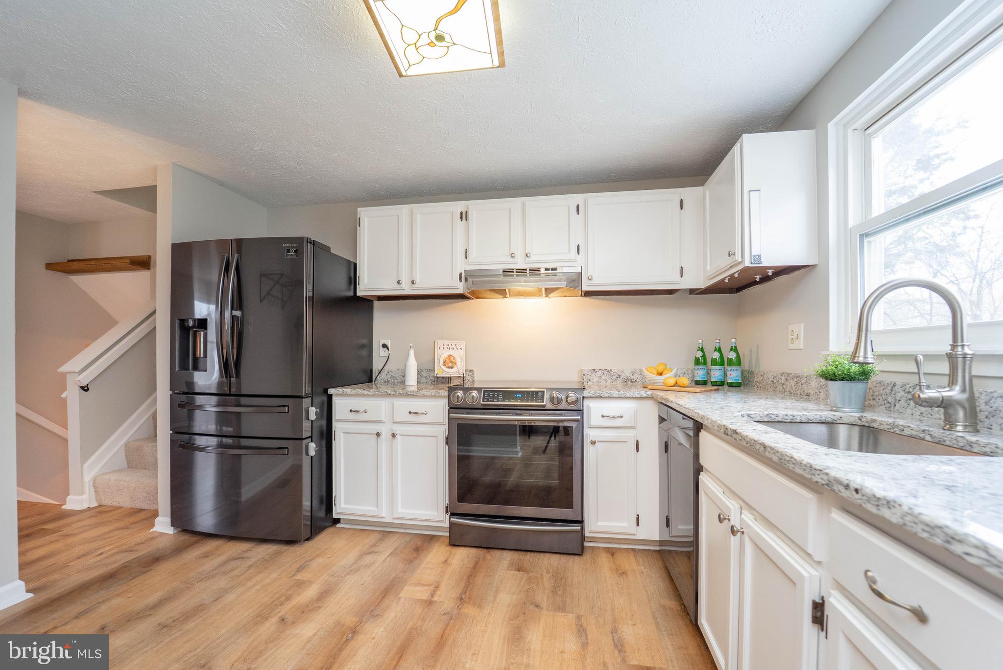 WOODBRIDGE VALLEY - Residential