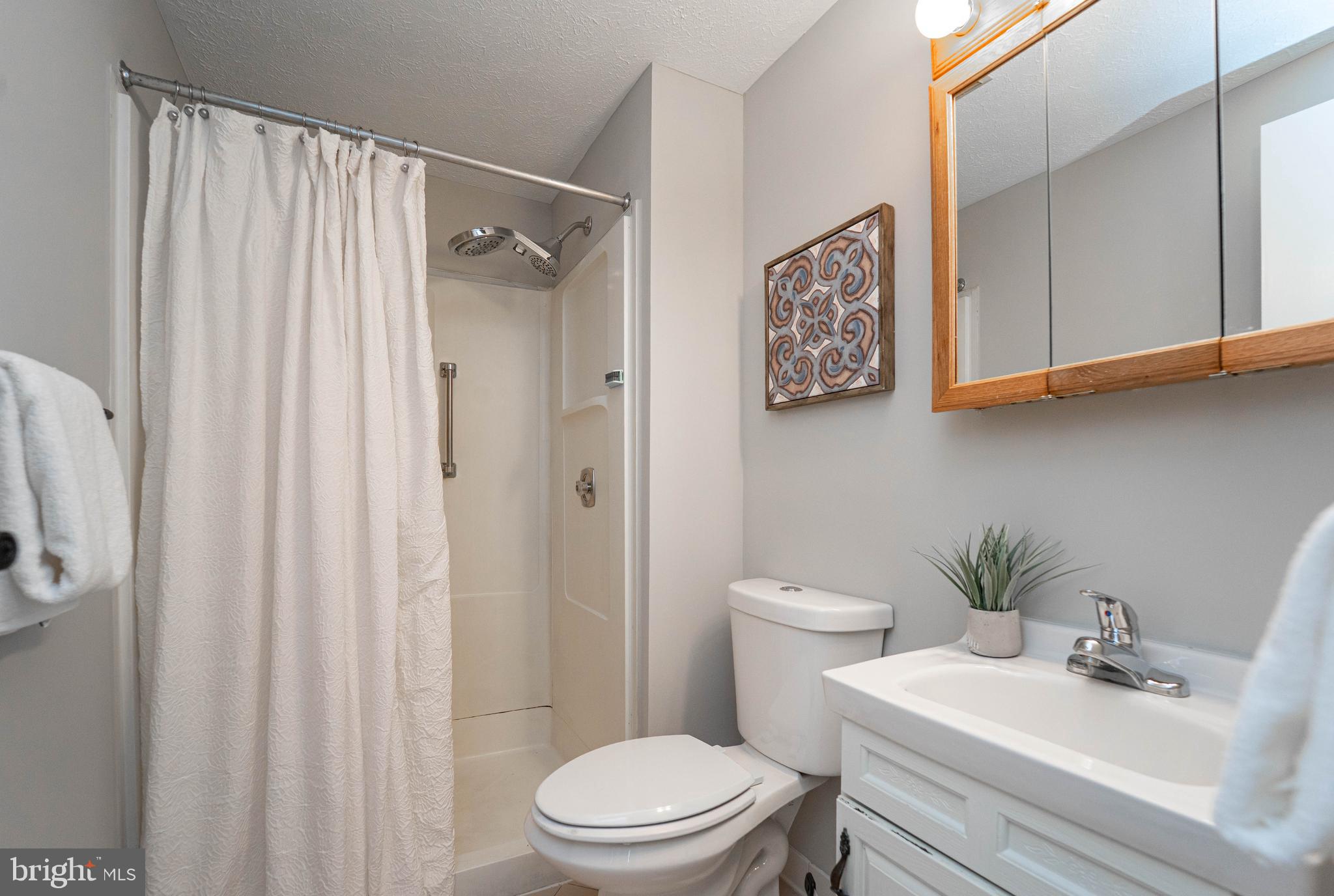 WOODBRIDGE VALLEY - Residential