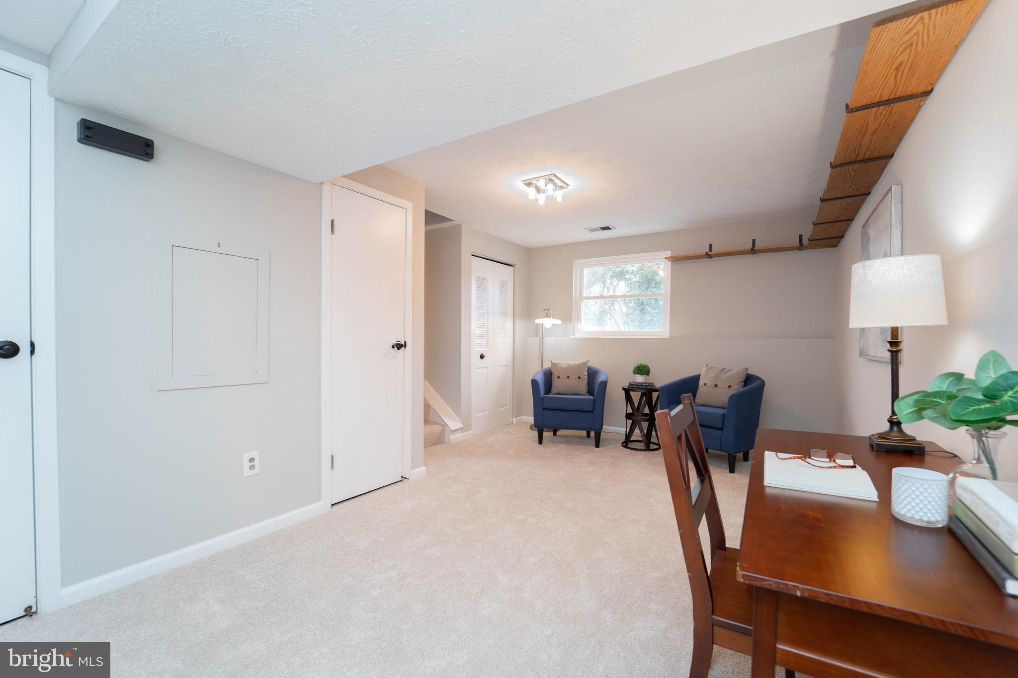 WOODBRIDGE VALLEY - Residential