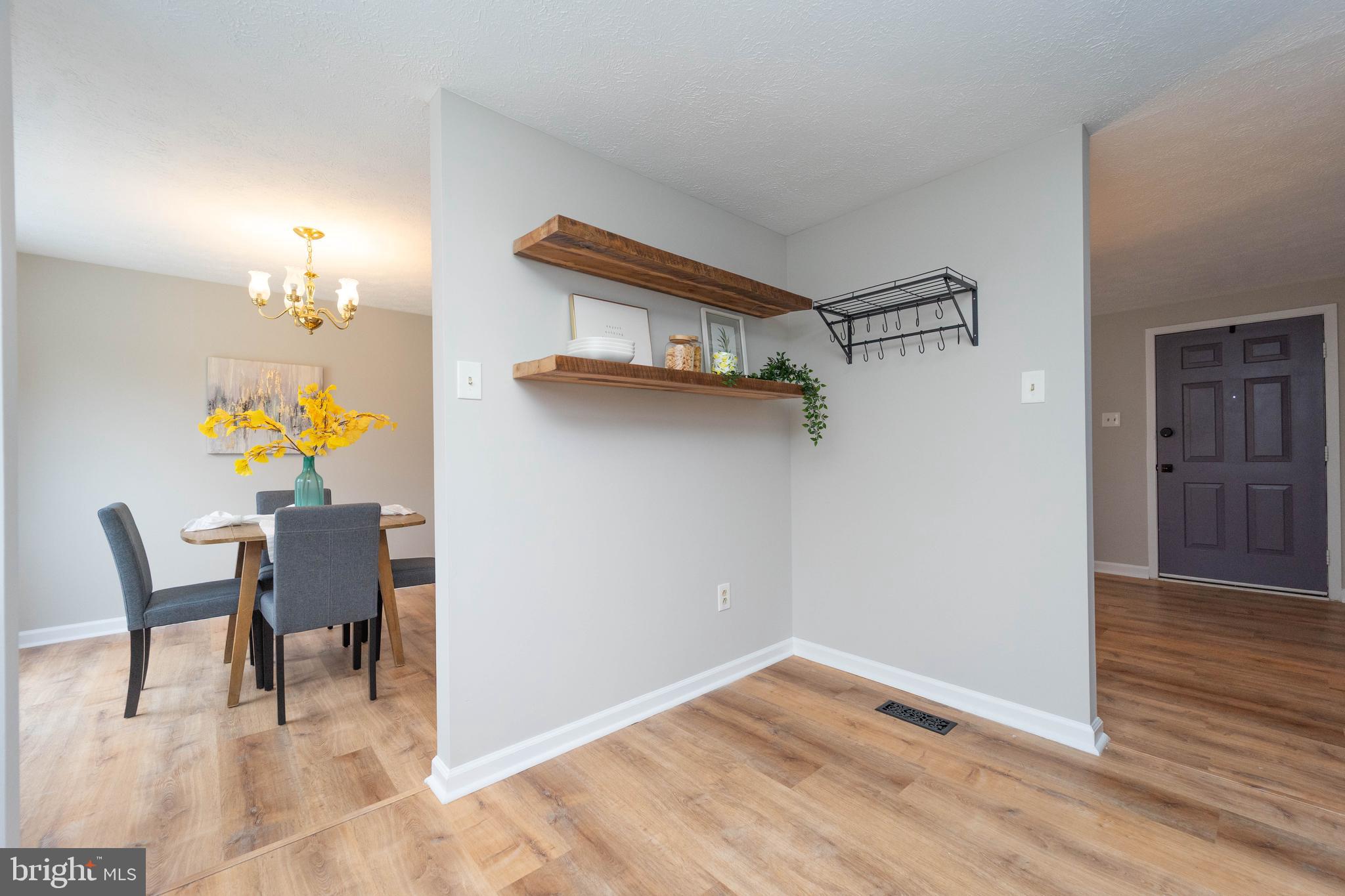 WOODBRIDGE VALLEY - Residential