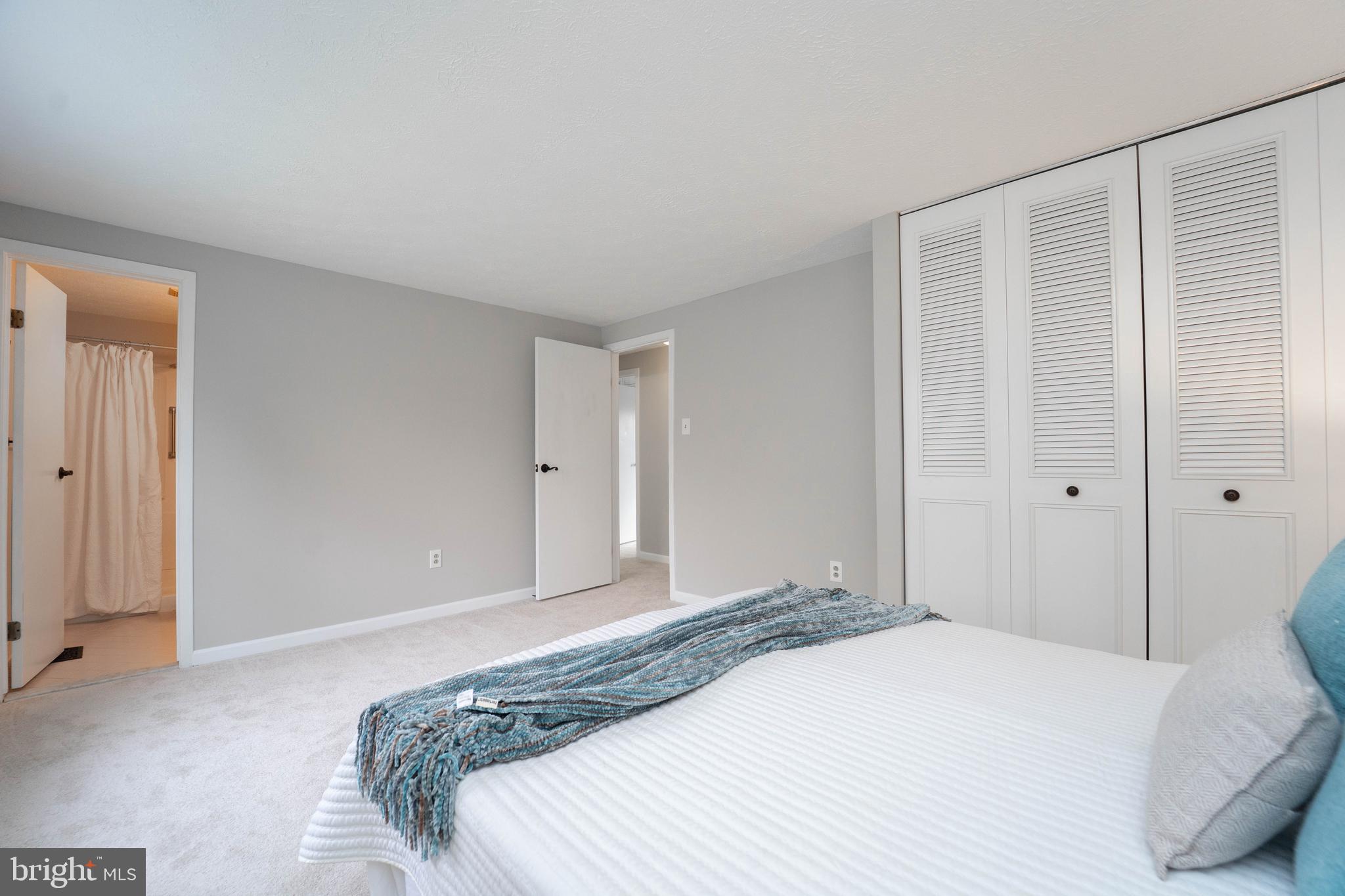 WOODBRIDGE VALLEY - Residential