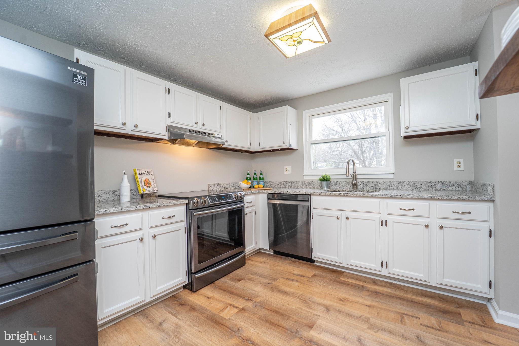 WOODBRIDGE VALLEY - Residential