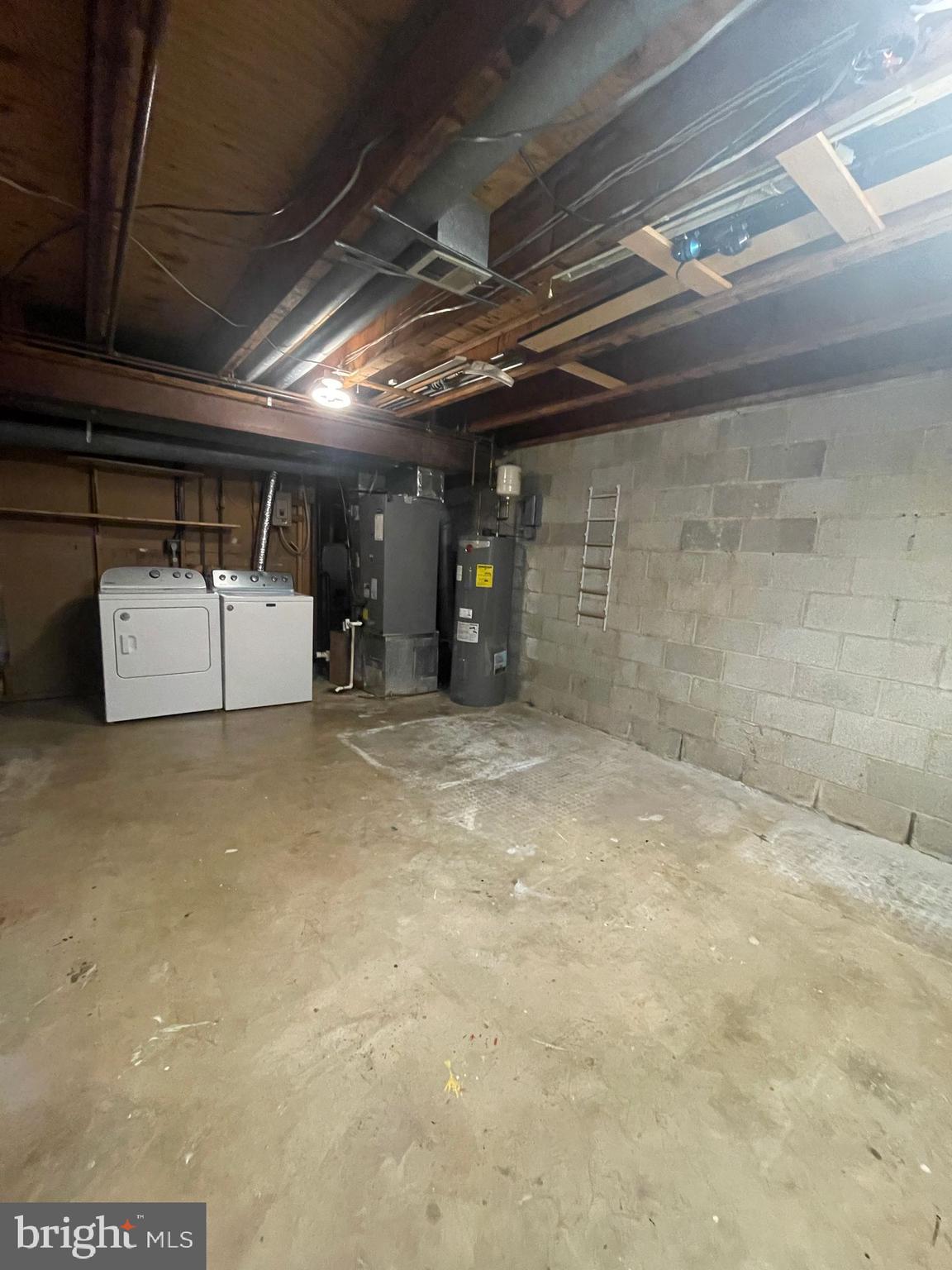 RESTON - Residential Lease