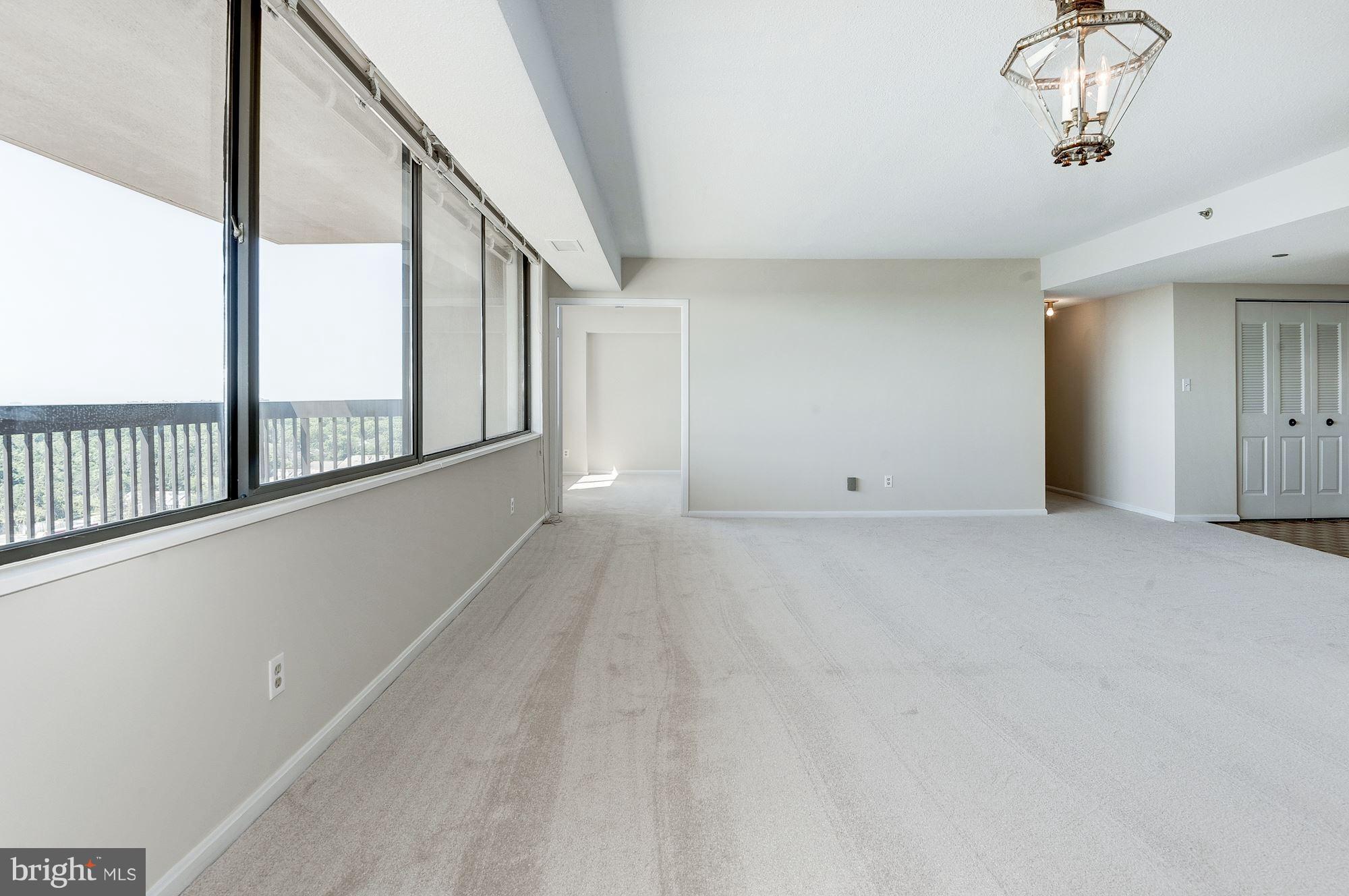 SKYLINE HOUSE - Residential