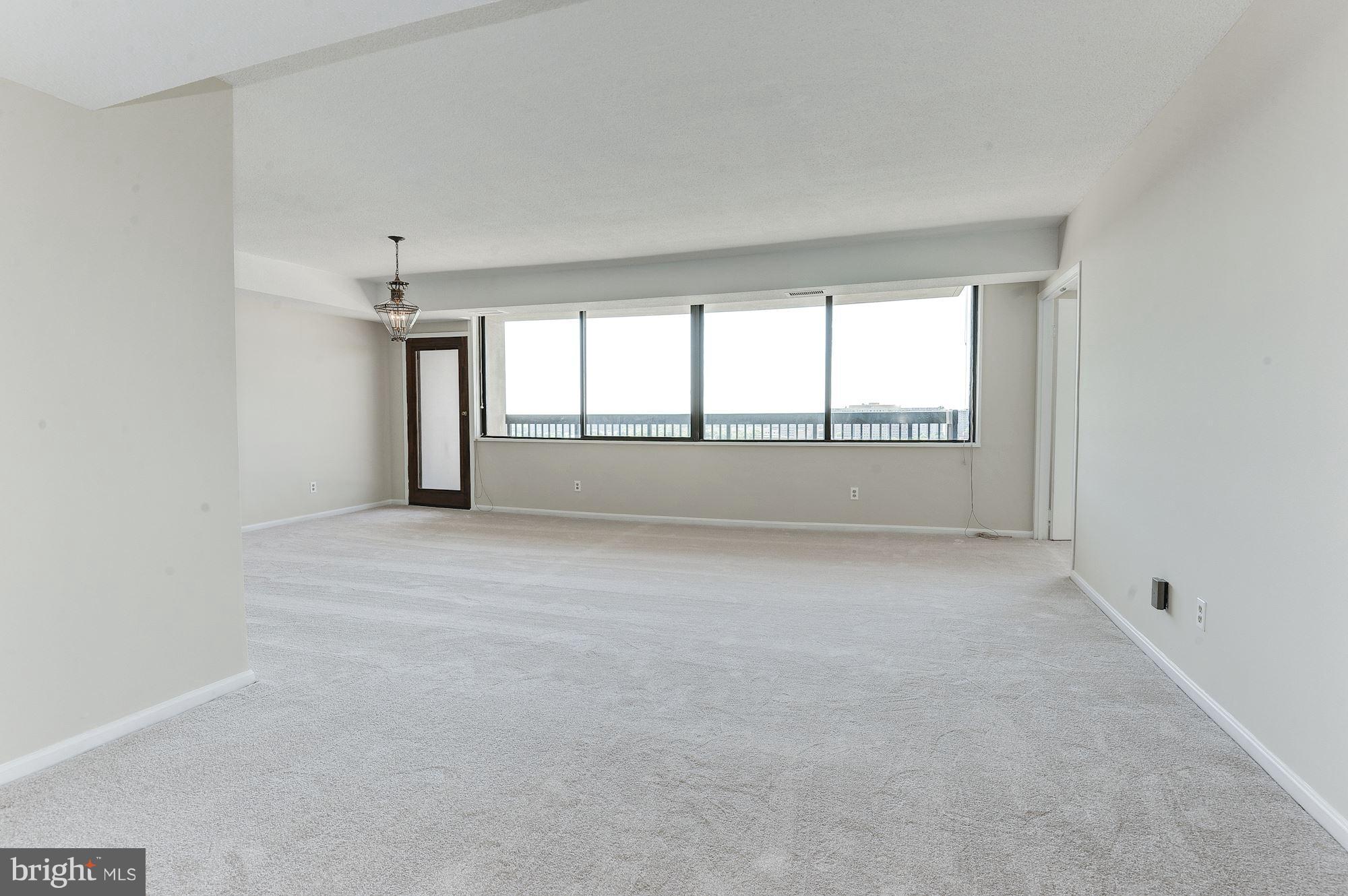 SKYLINE HOUSE - Residential