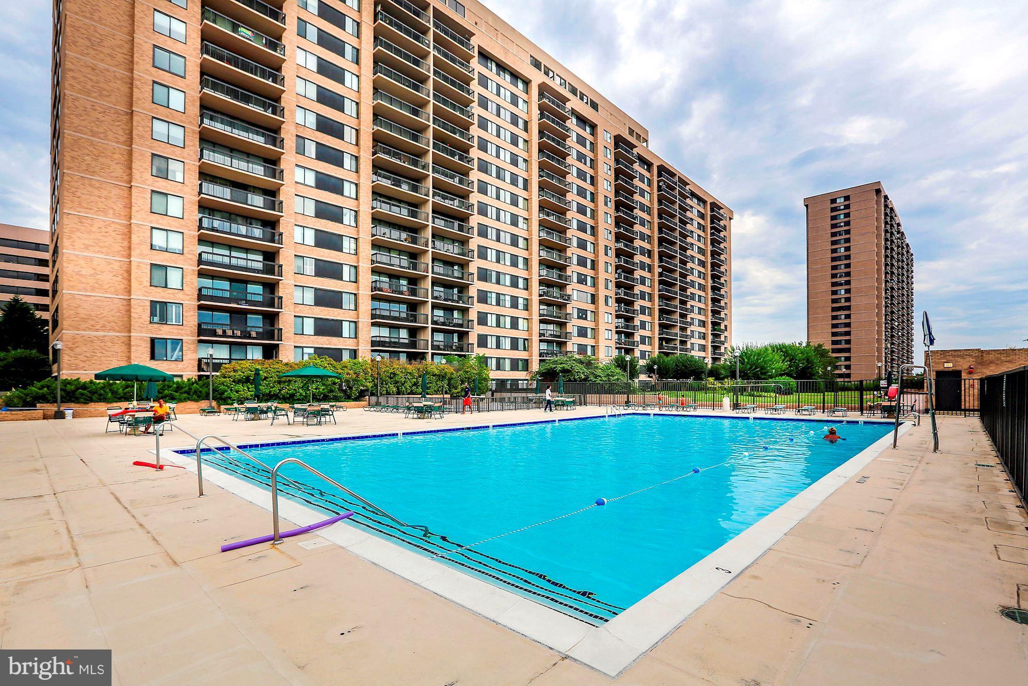 SKYLINE HOUSE - Residential