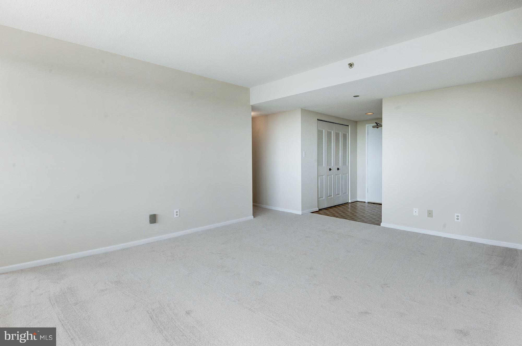 SKYLINE HOUSE - Residential