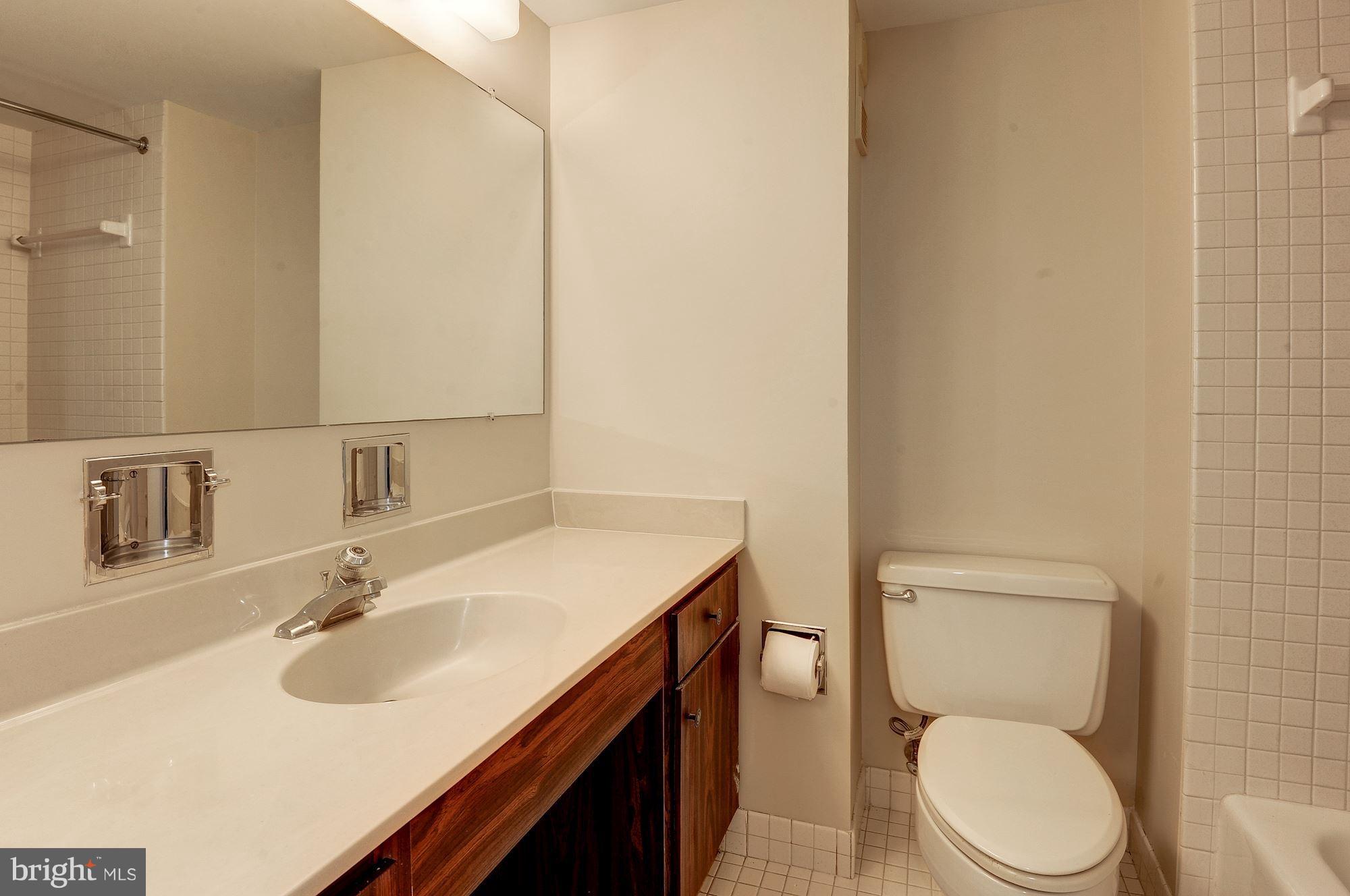 SKYLINE HOUSE - Residential