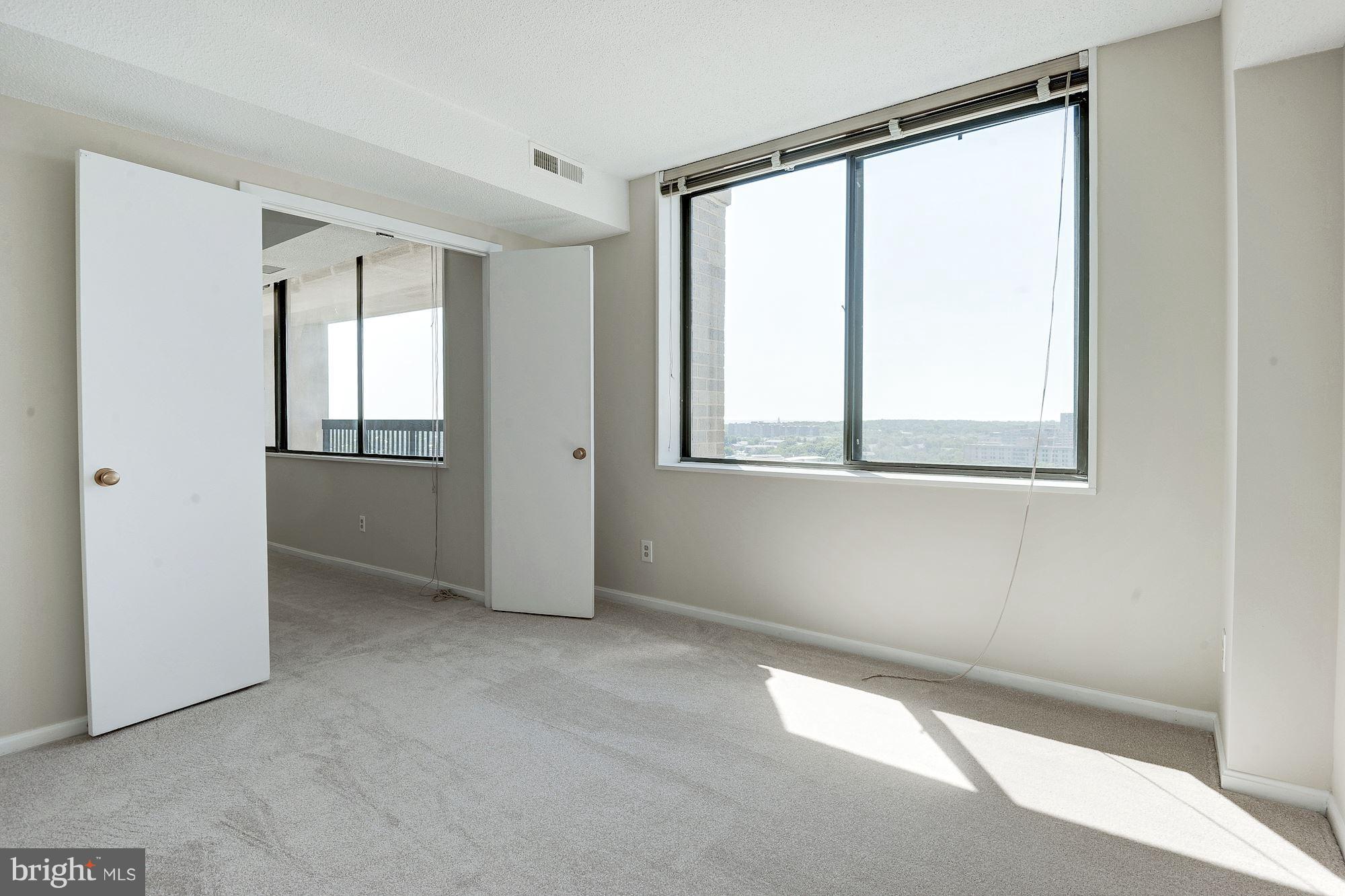 SKYLINE HOUSE - Residential