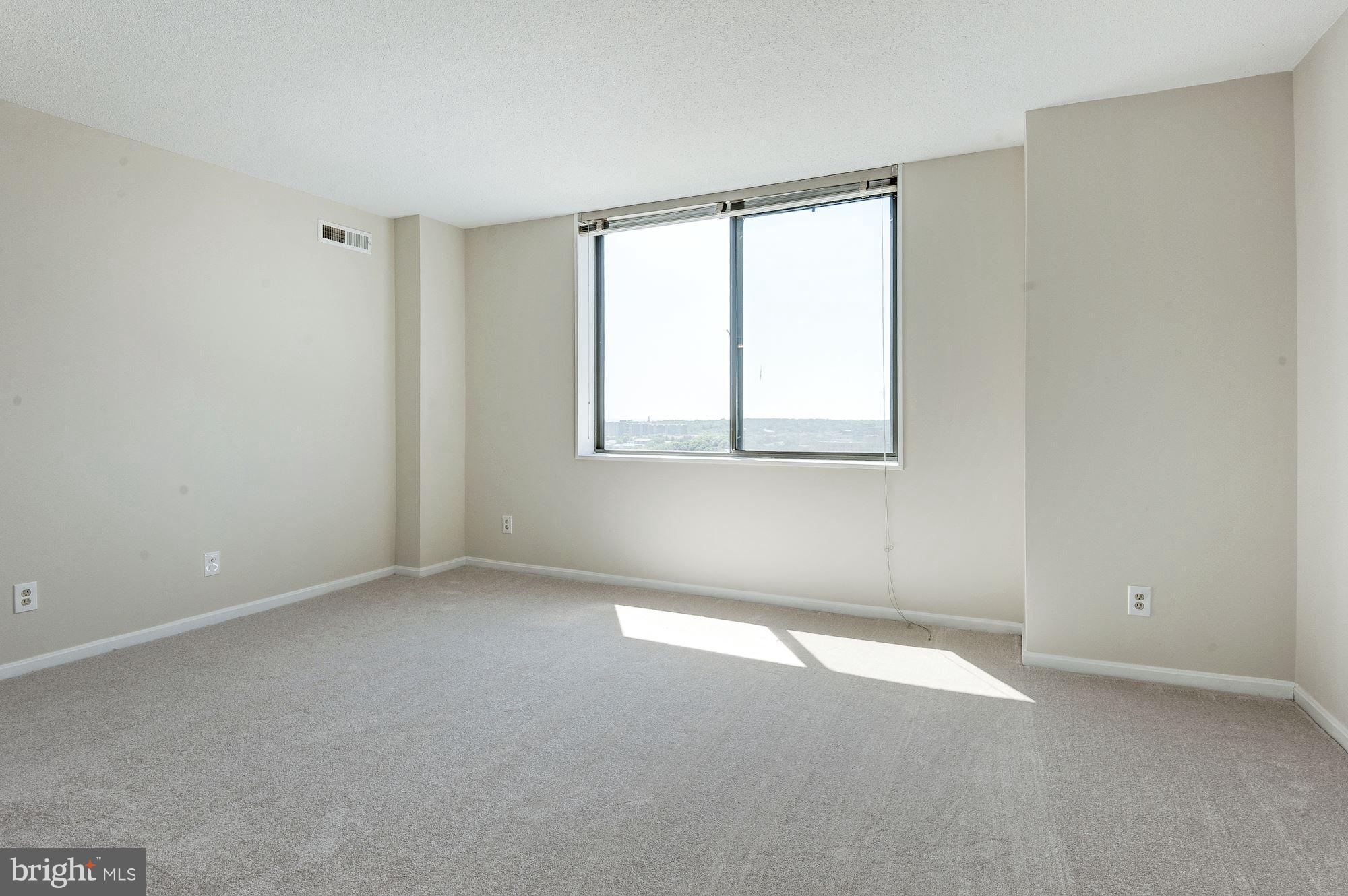 SKYLINE HOUSE - Residential