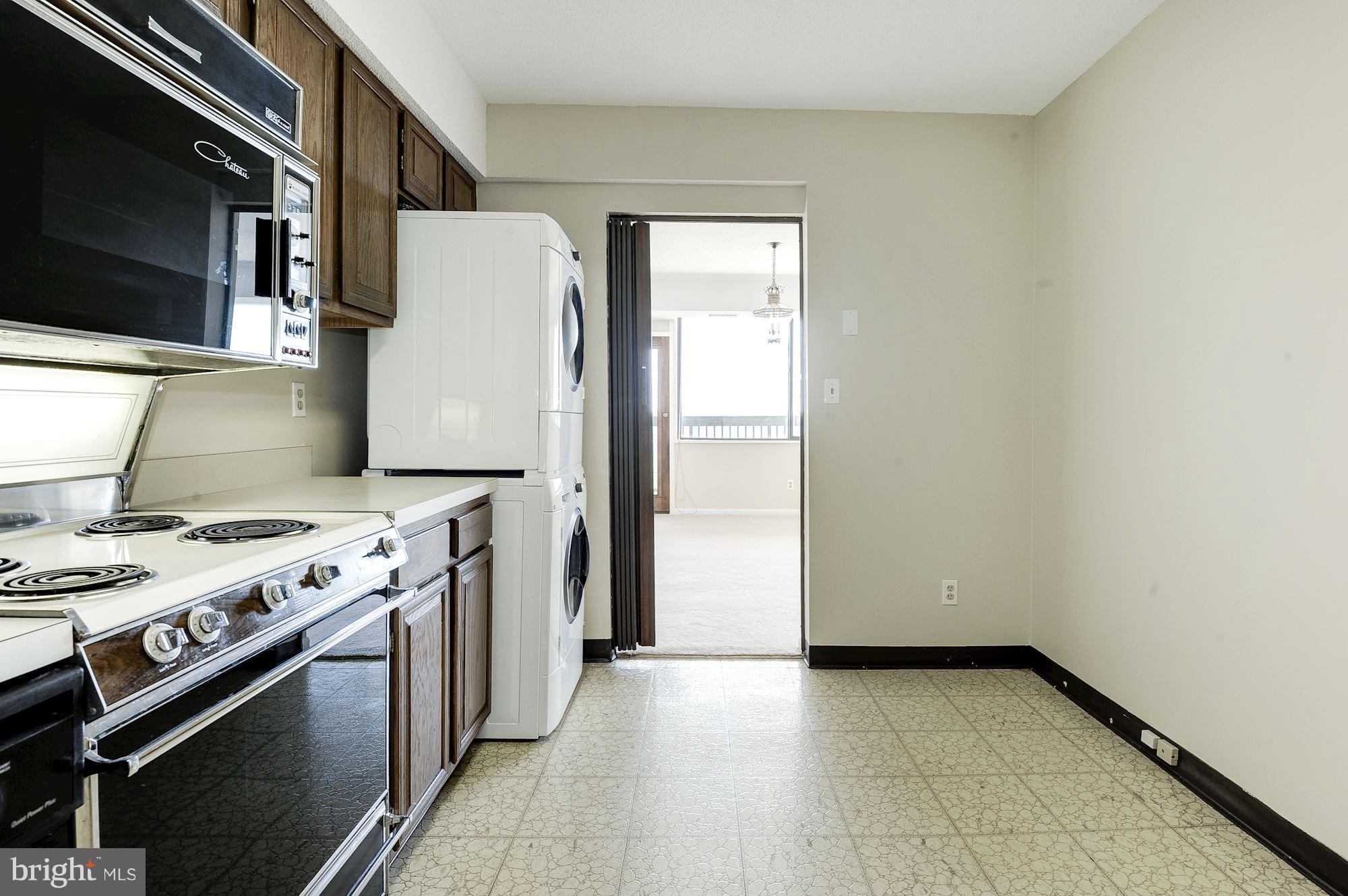 SKYLINE HOUSE - Residential