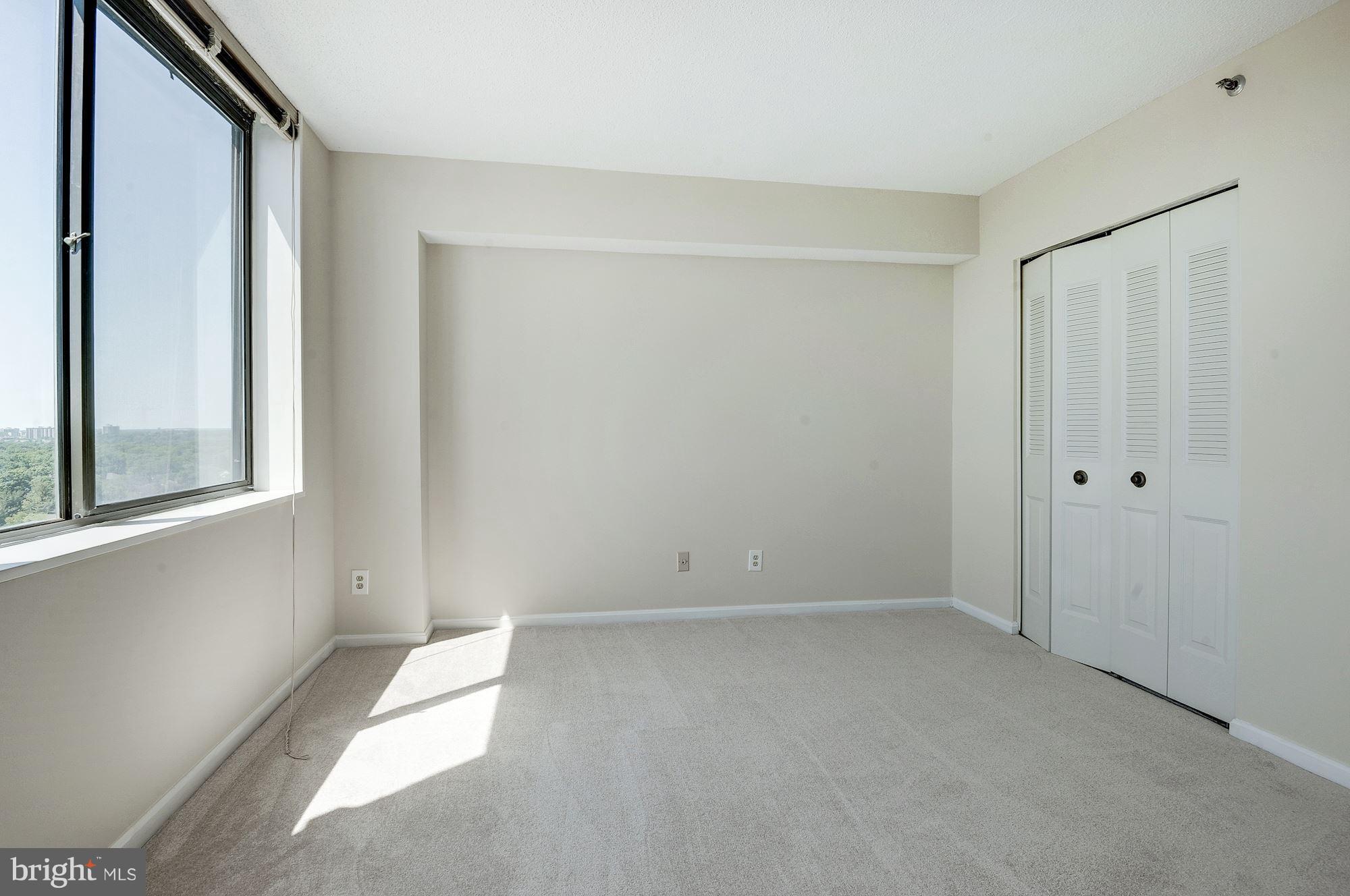 SKYLINE HOUSE - Residential