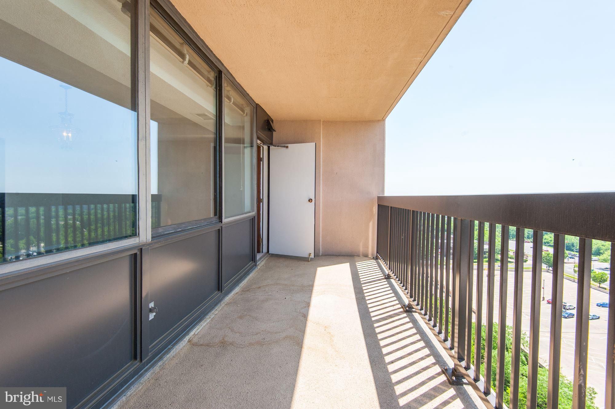 SKYLINE HOUSE - Residential