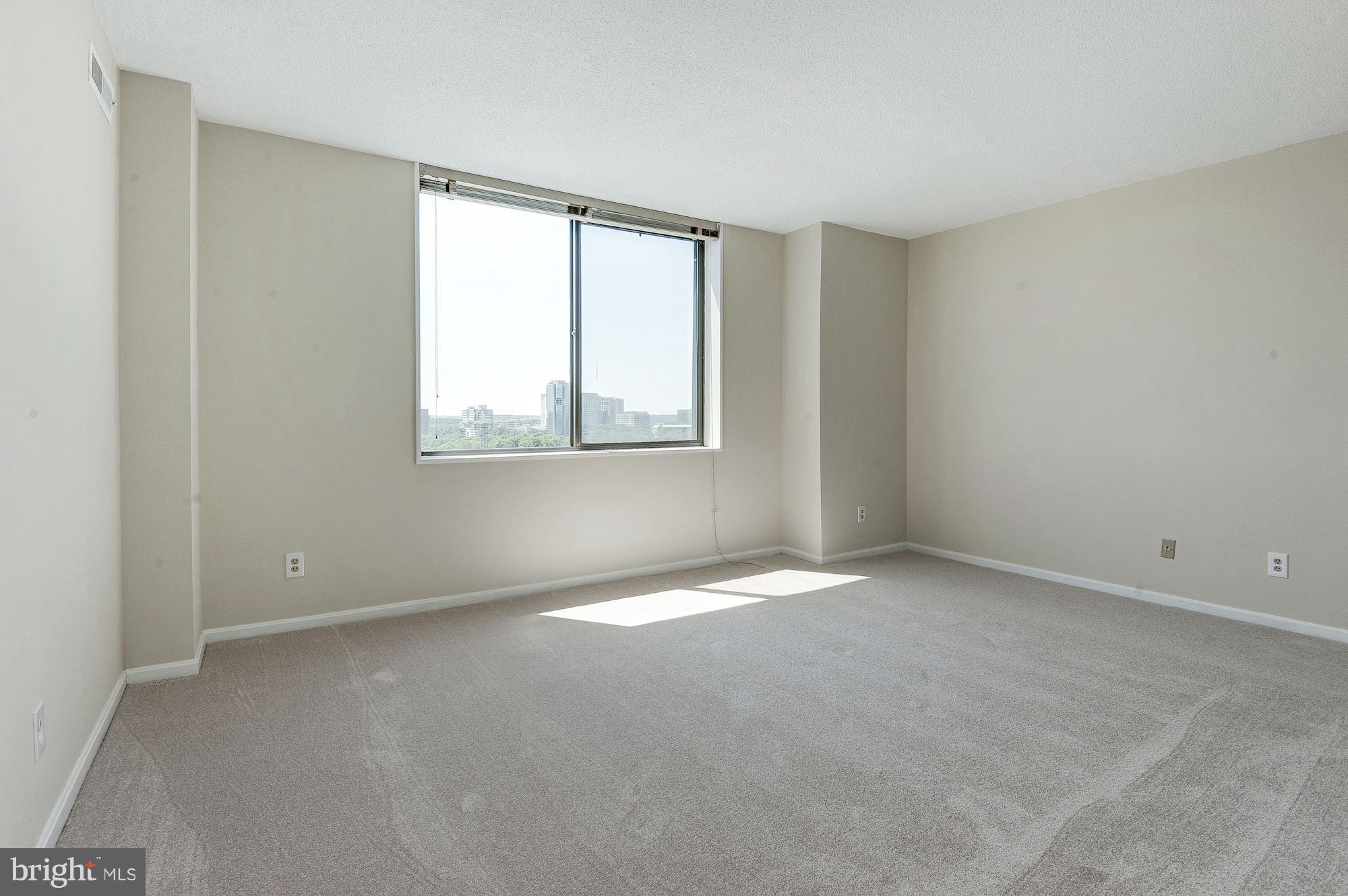 SKYLINE HOUSE - Residential