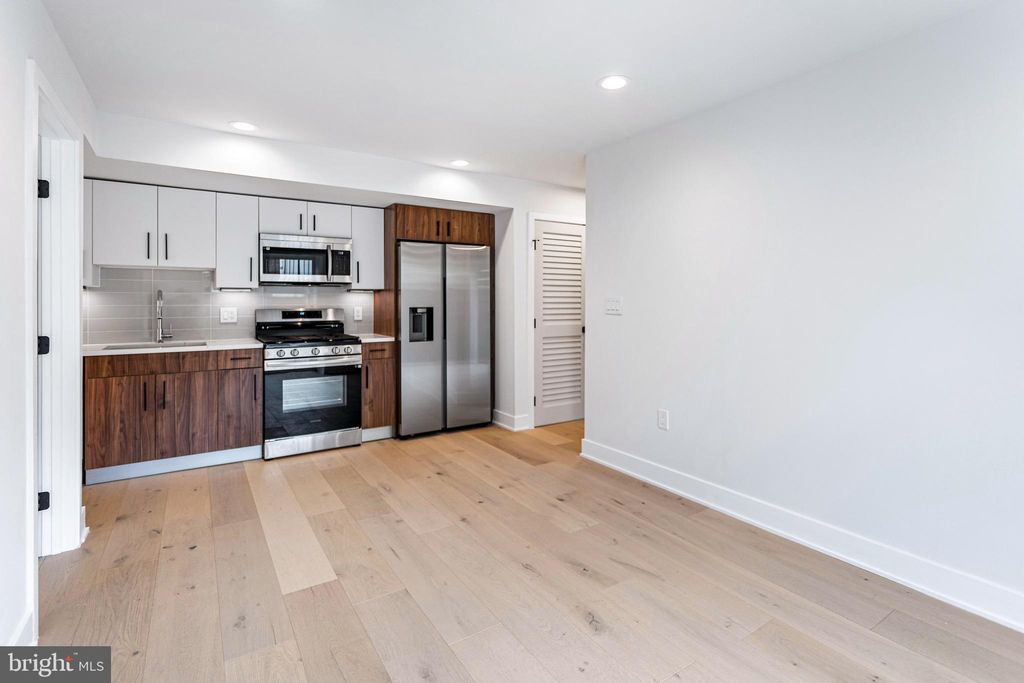 Photo of 845 19th Street NE #4, WASHINGTON, DC 20002 (MLS # DCDC2228978)