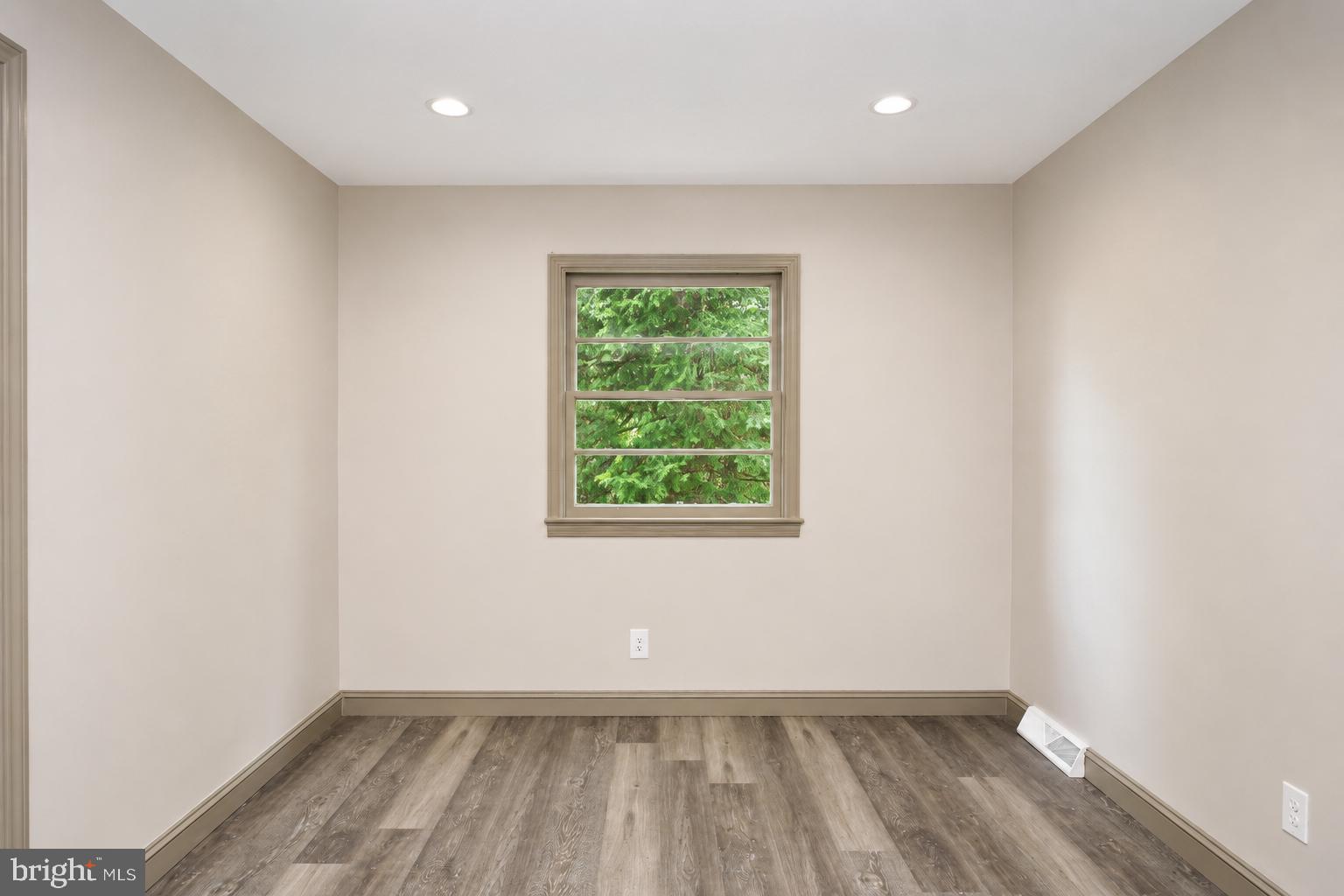 1525 S 13TH STREET