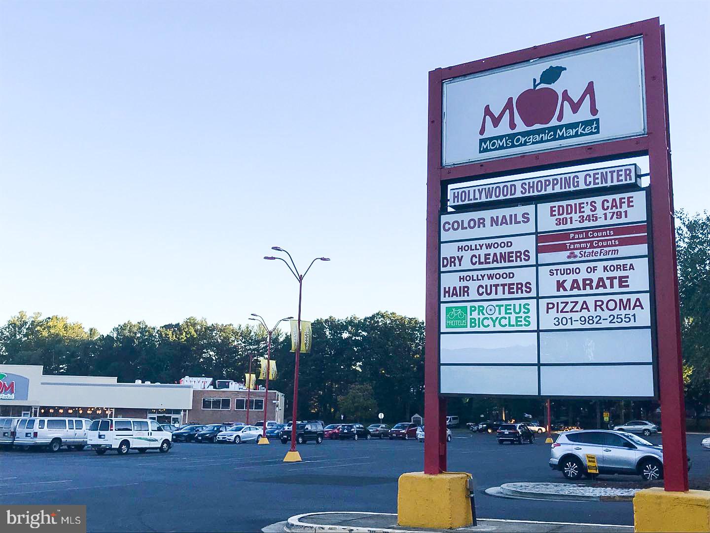 HOLLYWOOD ON THE HILL - Residential Lease