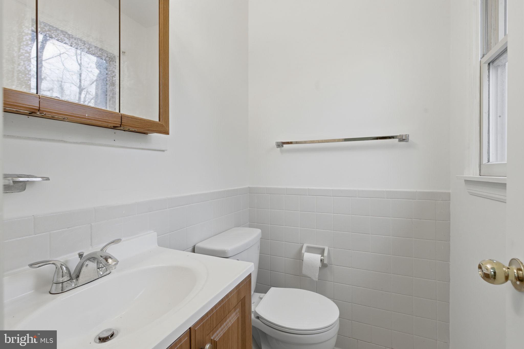 HOLLYWOOD ON THE HILL - Residential Lease