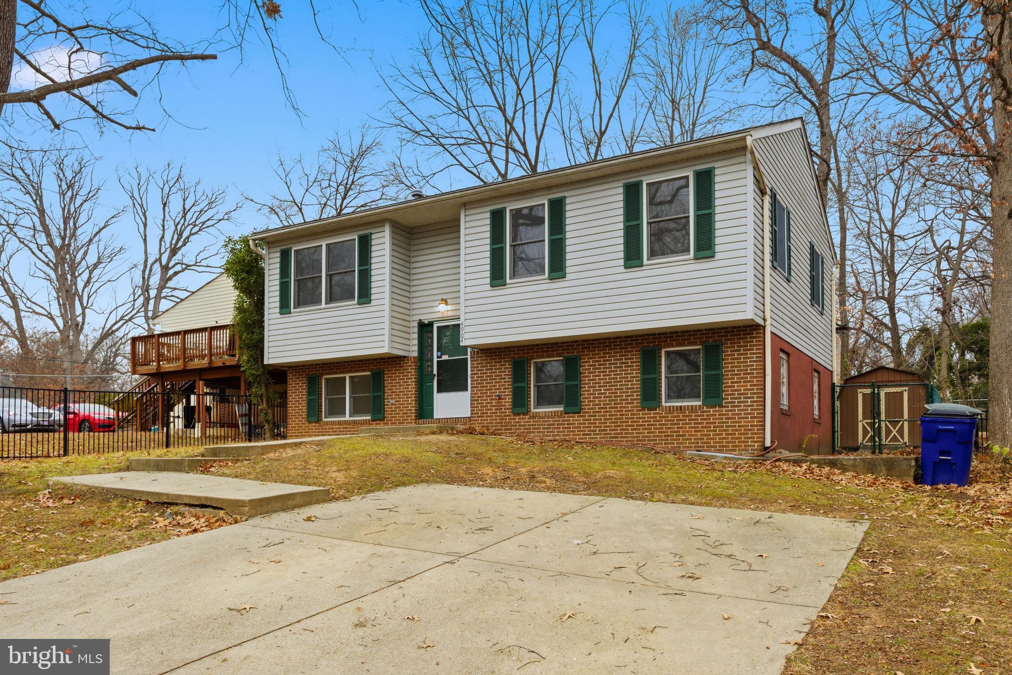 HOLLYWOOD ON THE HILL - Residential Lease