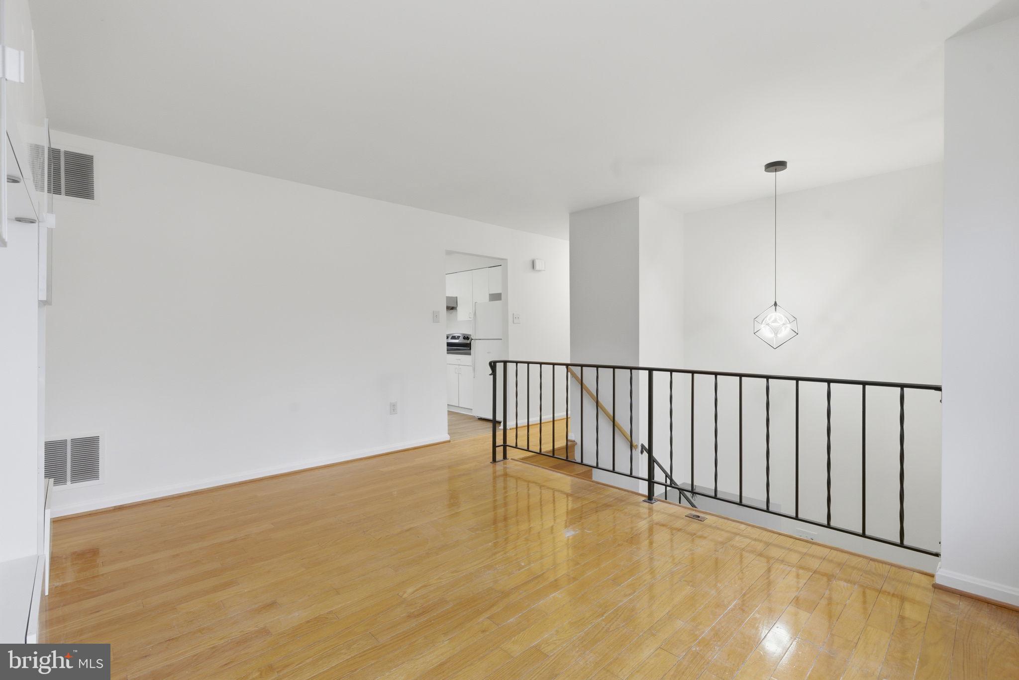 HOLLYWOOD ON THE HILL - Residential Lease