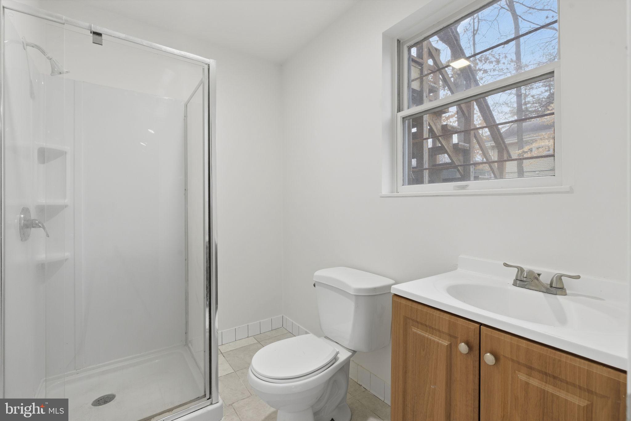 HOLLYWOOD ON THE HILL - Residential Lease