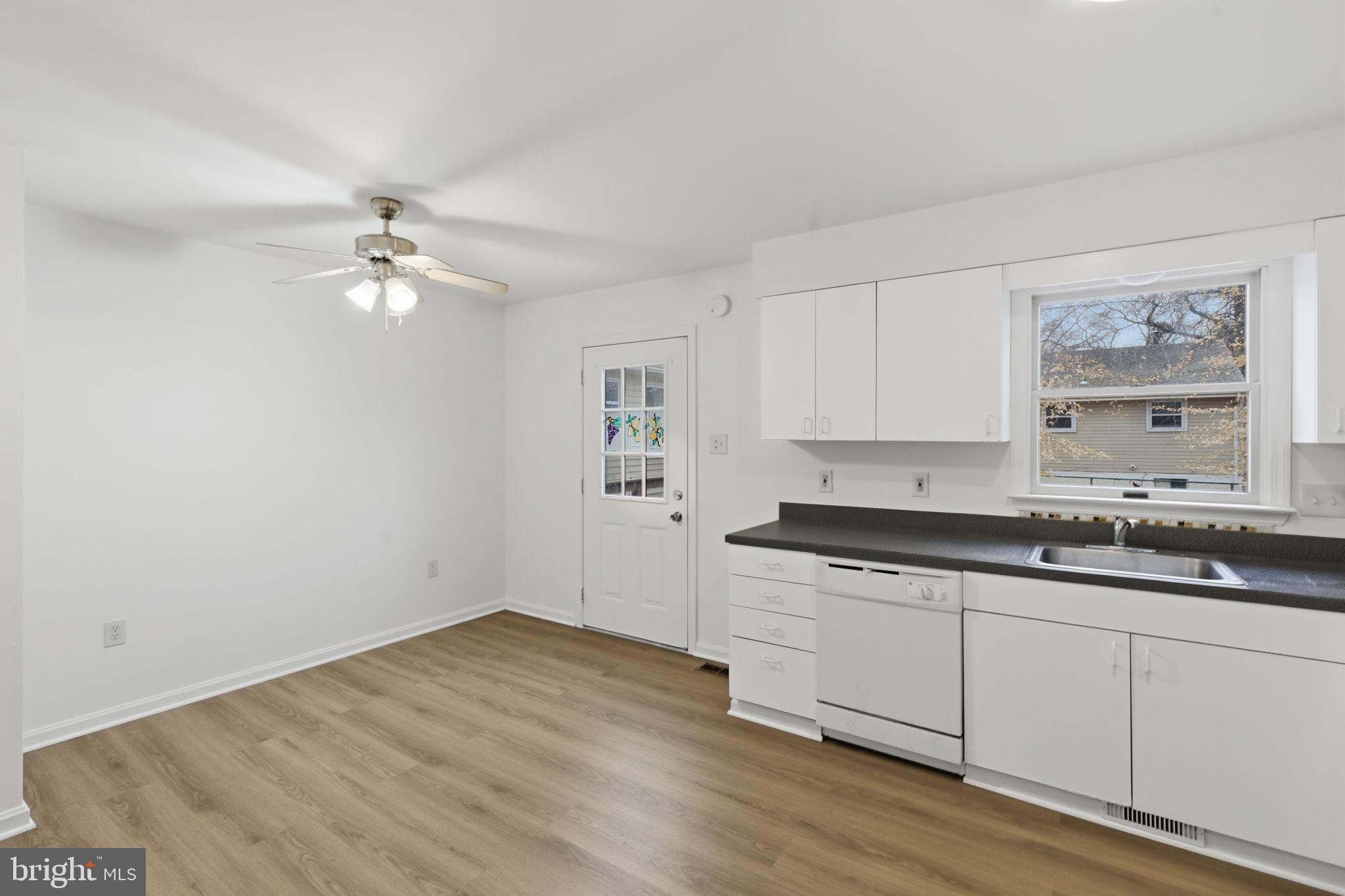 HOLLYWOOD ON THE HILL - Residential Lease