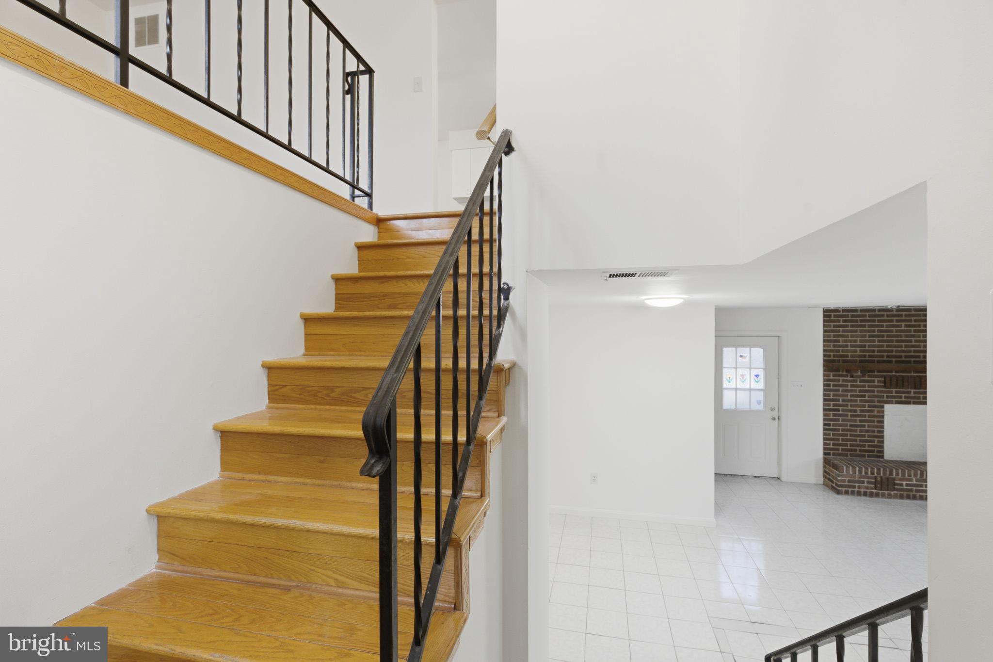 HOLLYWOOD ON THE HILL - Residential Lease