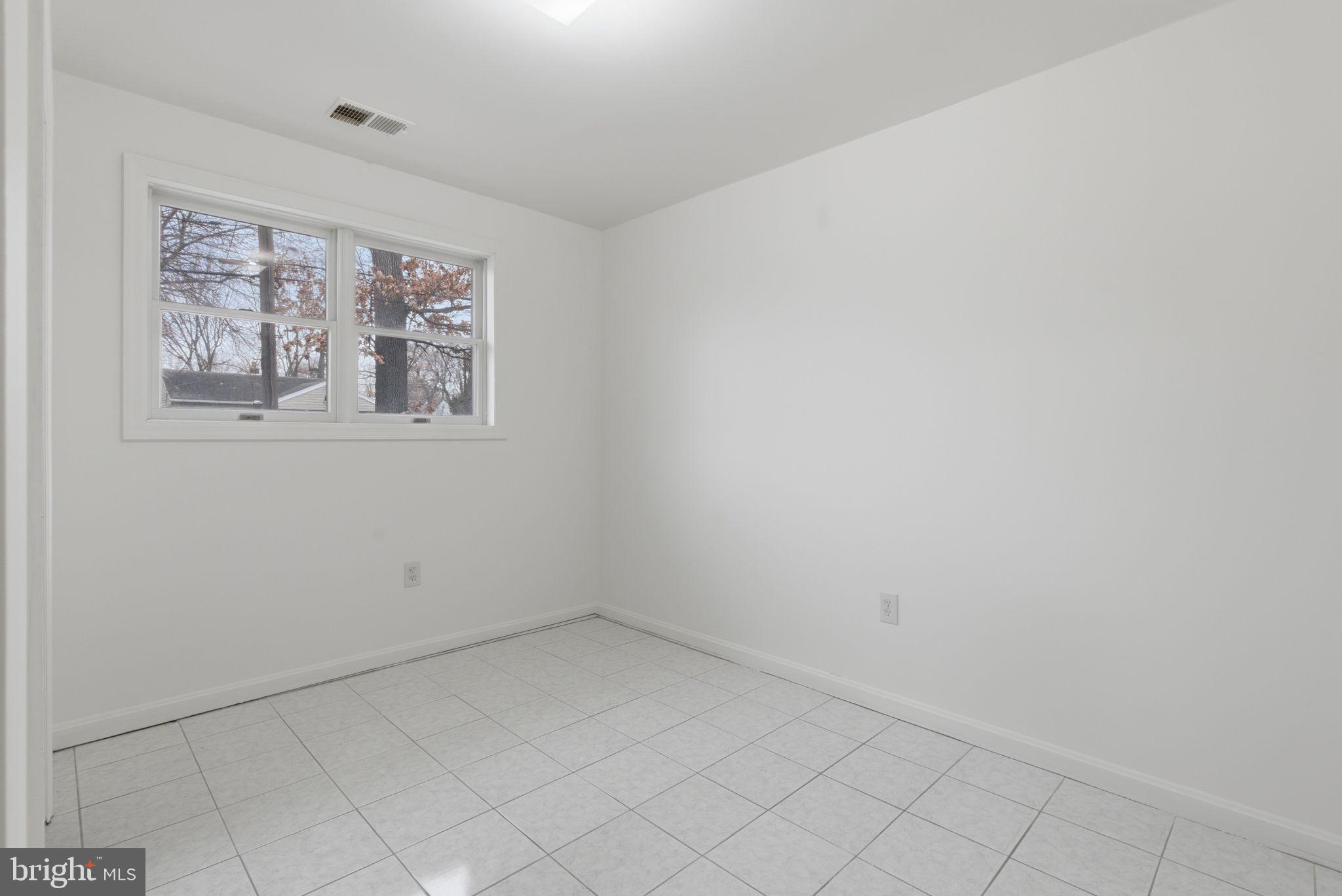 HOLLYWOOD ON THE HILL - Residential Lease