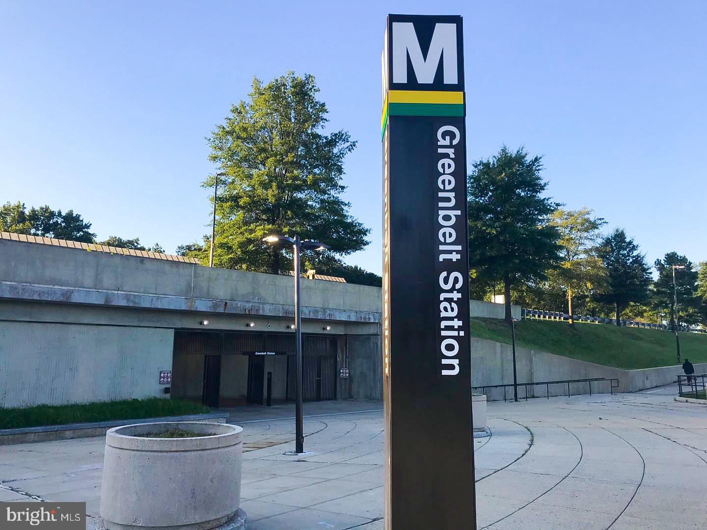 HOLLYWOOD ON THE HILL - Residential Lease