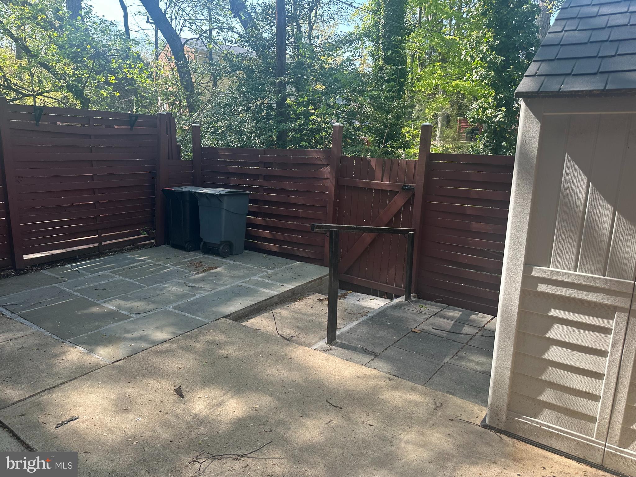 GREENWICH HILL - Residential Lease