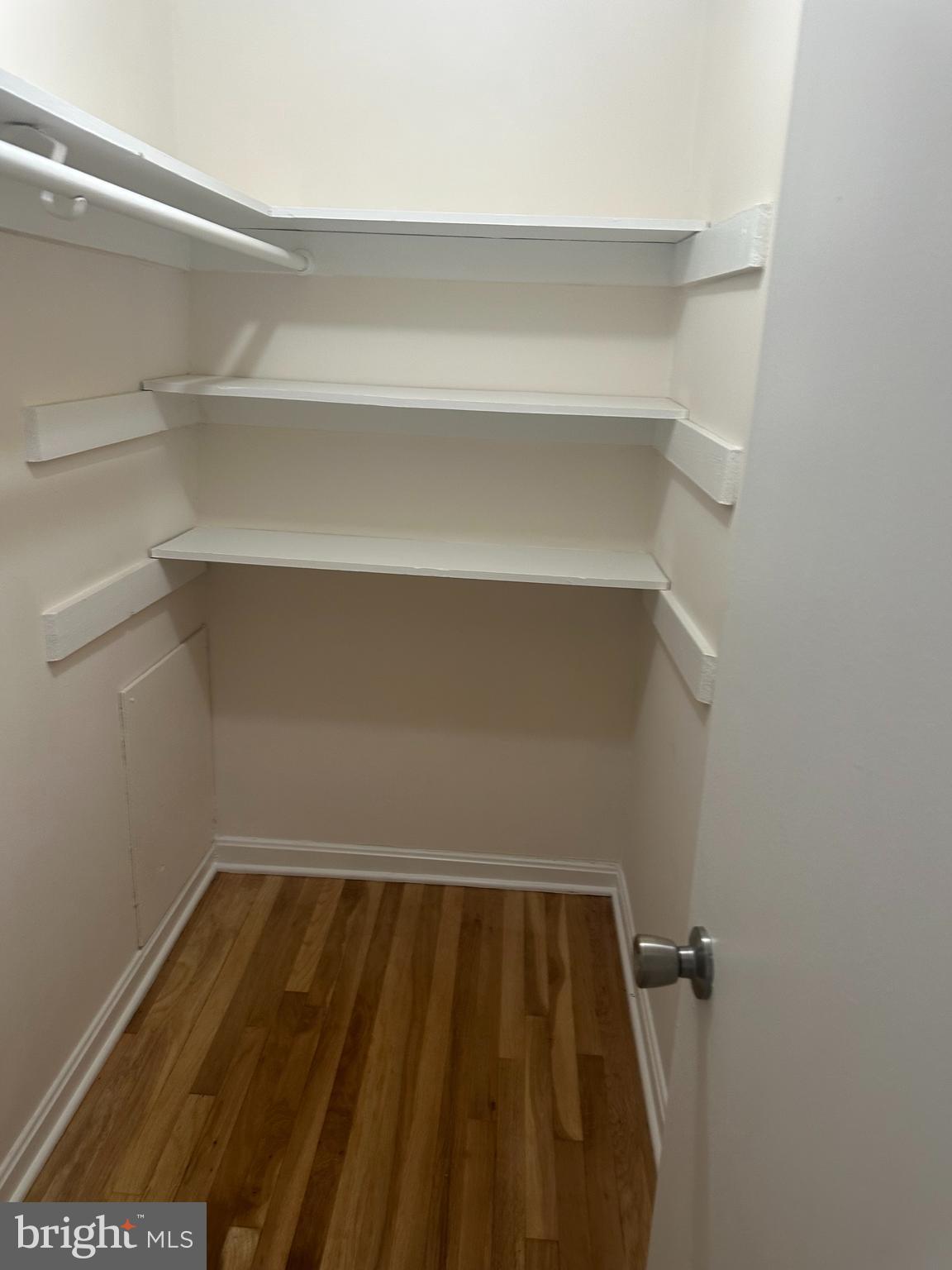 GREENWICH HILL - Residential Lease