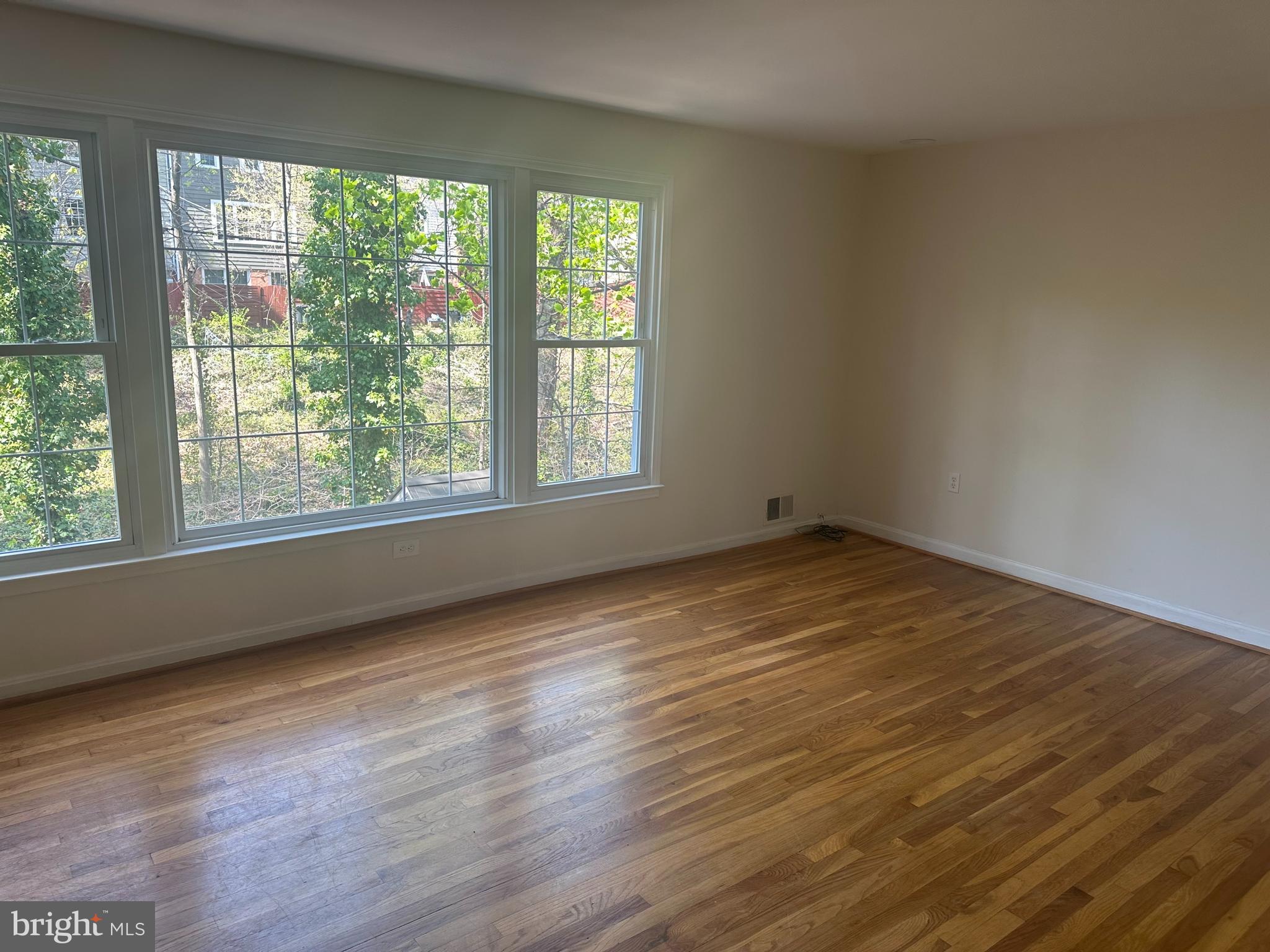 GREENWICH HILL - Residential Lease