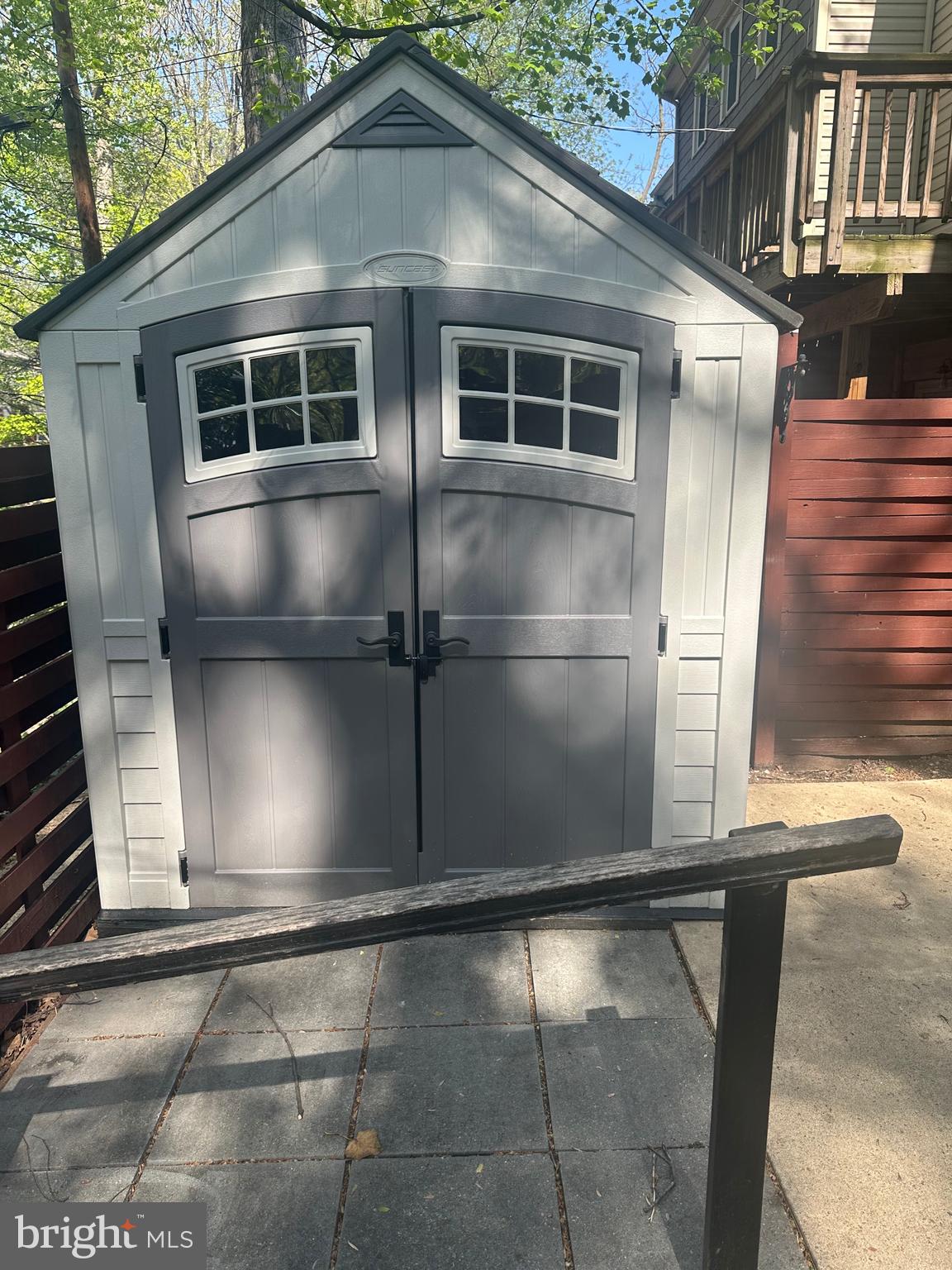 GREENWICH HILL - Residential Lease