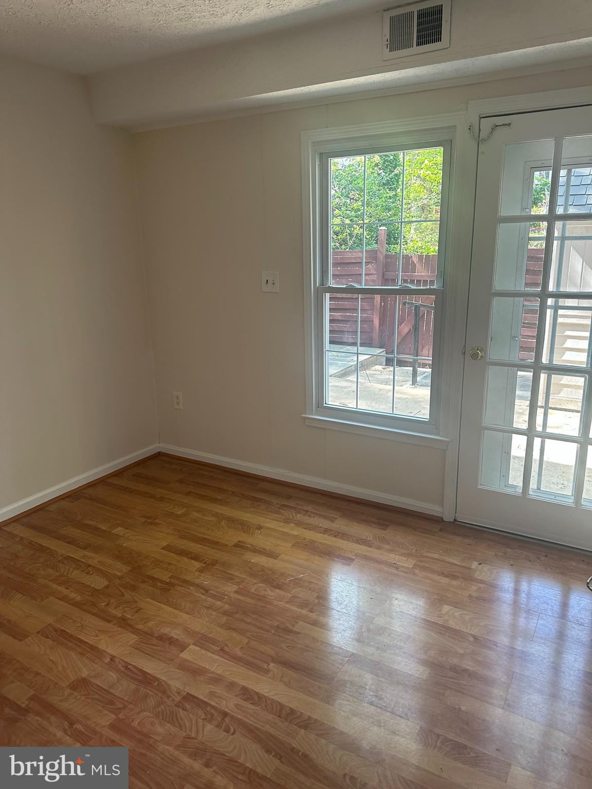 GREENWICH HILL - Residential Lease