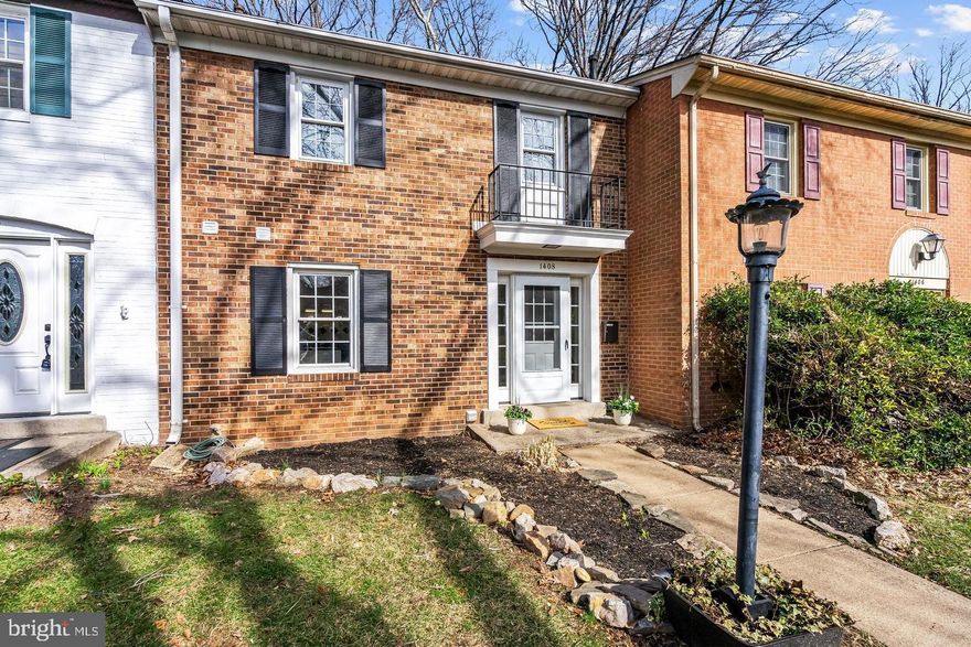 Welcome to Greenwich Hill, a hidden gem in Woodbridge where comfort, convenience, and community come together in the perfect package. Nestled on a quiet cul-de-sac, this spacious brick townhome offers three finished levels, over 2,100 sq ft of living space, and a flexible floor plan ideal for modern living.
Step through the front door and into a warm, open main level featuring gleaming hardwood floors, a generously sized living room, a formal dining area, and a large half bath. The kitchen is well-appointed with stainless steel appliances, gas cooking, and plenty of storage for all your culinary adventures.
Upstairs, you’ll find three bright bedrooms and two full baths, including a primary suite with a private en suite bathroom. Head downstairs to the fully finished walkout basement, where you'll find two additional rooms (one with a window and closet that can be used as a 5th bedroom), a third full bathroom, a laundry area (washer & dryer to be installed), and a cozy rec room that’s perfect for movie nights, a home gym, or guest space.
The private fenced-in backyard is low-maintenance and backs to tranquil woods with a creek view — complete with a storage shed and just enough green space for relaxing or grilling.
🌟 Bonus Features You'll Love:
Assigned parking + 1 guest pass
Washer & dryer (to be installed)
Central HVAC
Access to HOA amenities: community pool, basketball court, playgrounds, walking trails, trash and snow removal
Minutes to I-95, VRE, commuter lots, Stonebridge at Potomac Town Center, Historic Occoquan, Wegmans, Potomac Mills, and Leesylvania State Park
📍Commuter-friendly and community-centered, this home offers the best of suburban living with unbeatable access to DC, Fort Belvoir, and Quantico.
Don’t miss the chance to make this your next home — schedule your showing today!
Close to Occoquan Elementary, future home of PWCS's first net-zero school
📍Minutes to: Historic Occoquan, Stonebridge at Potomac Town Center, Wegmans, Potomac Mills, Leesylvania State Park, and top dining/shopping options. Easy access to DC, Fort Belvoir, and Quantico.
🛏️ Available for immediate move-in | Pets considered on a case-by-case basis