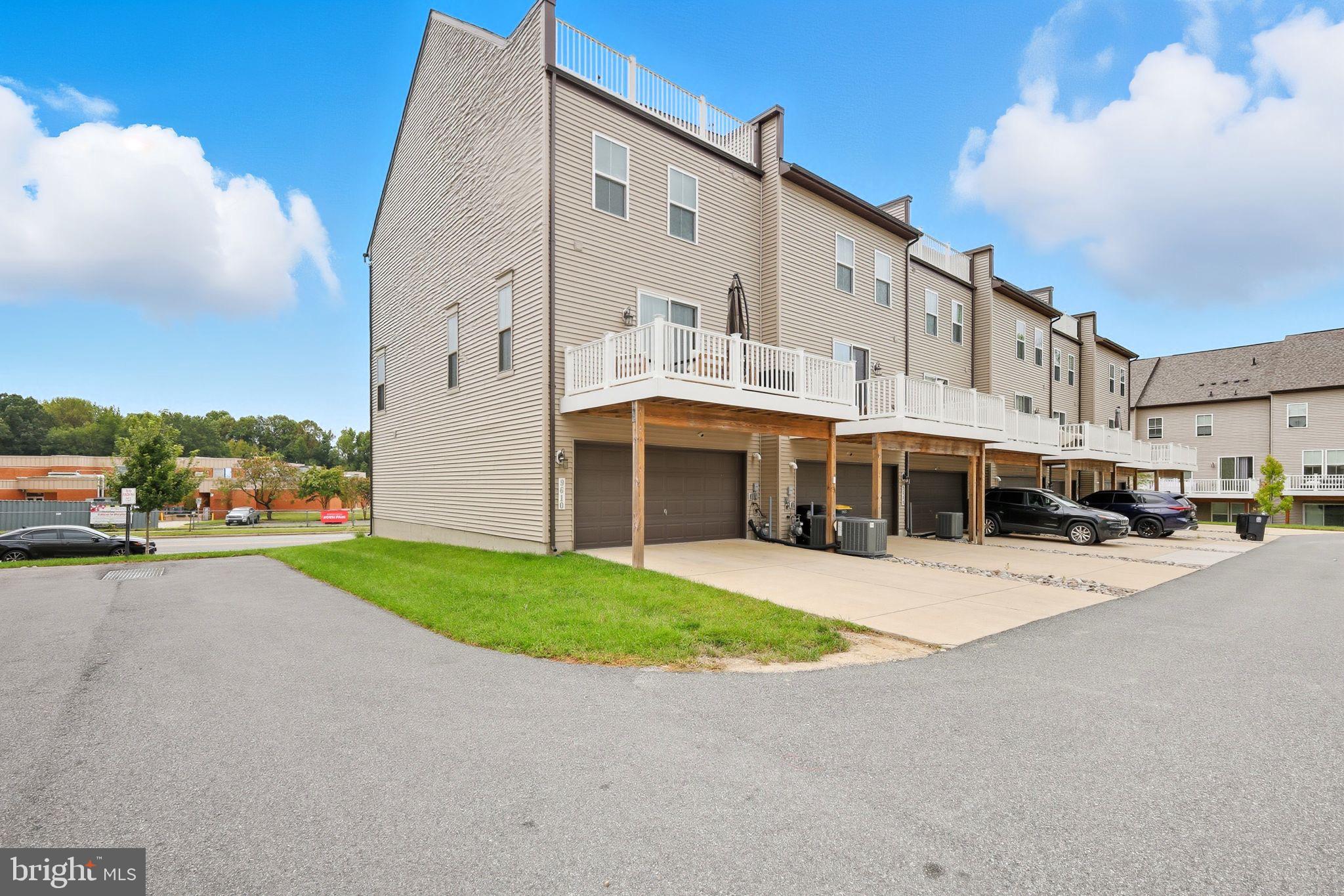 CAPITAL COURT - Residential Lease