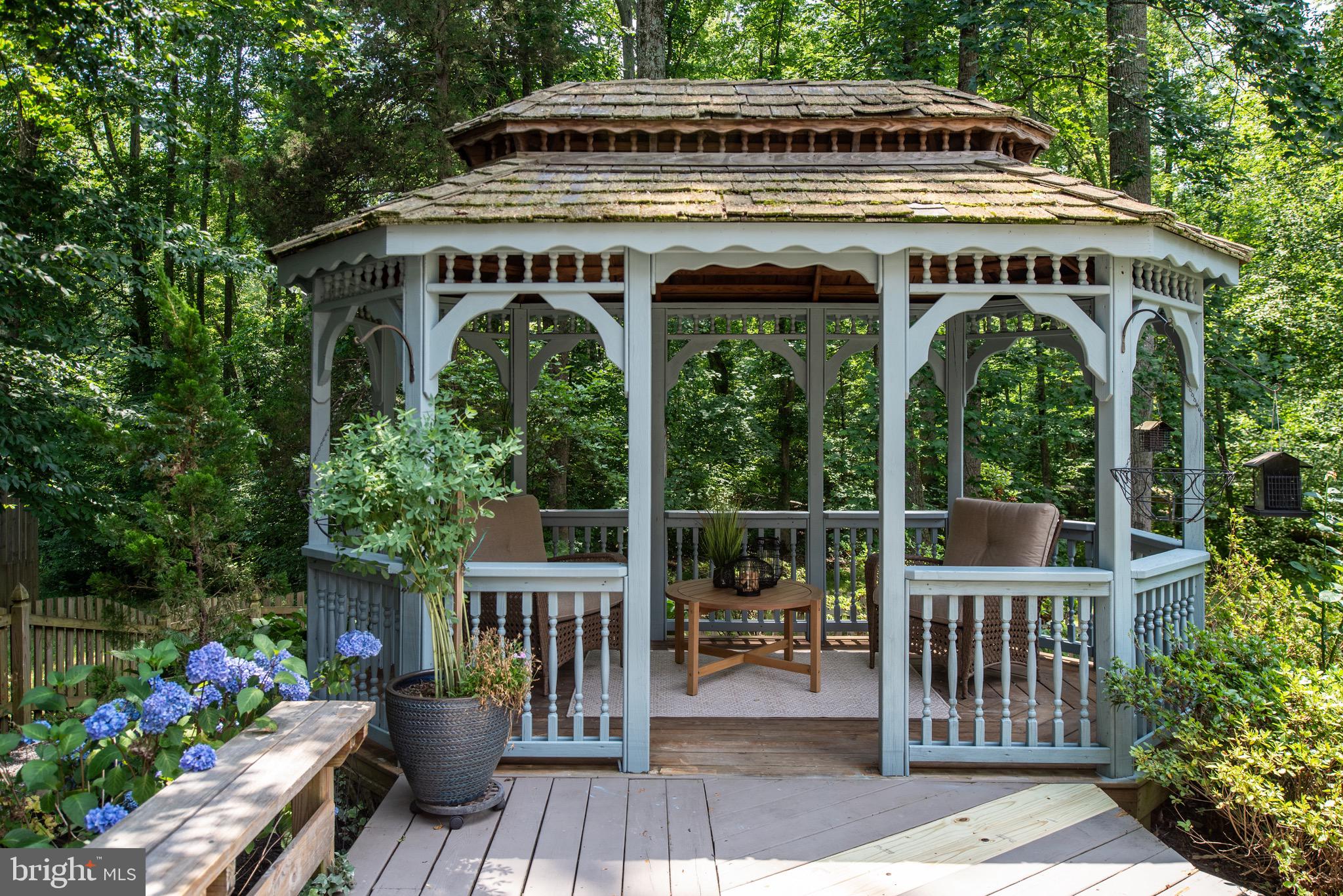 BREEZEWOOD - Residential