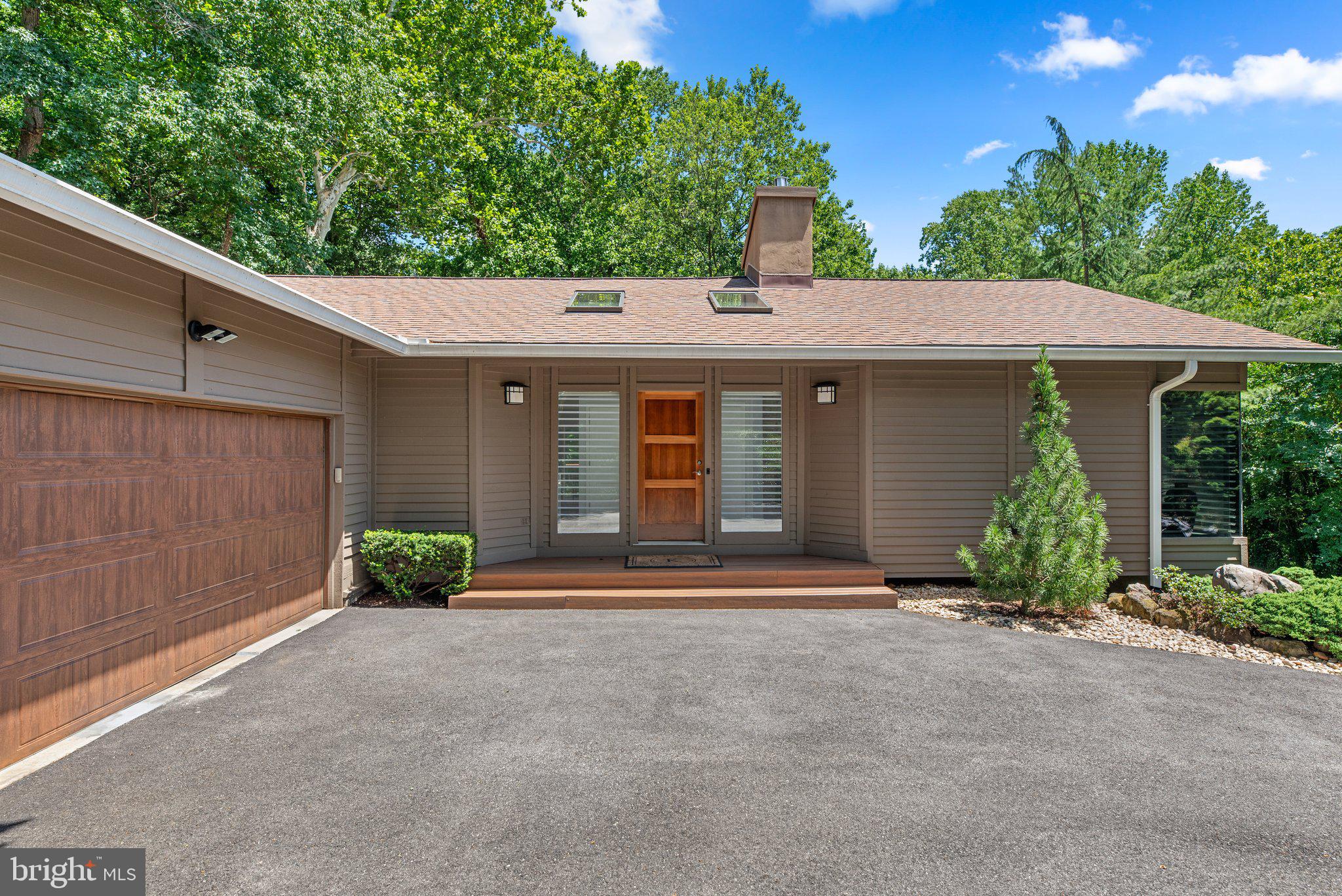 430 RIVENDELL LANE