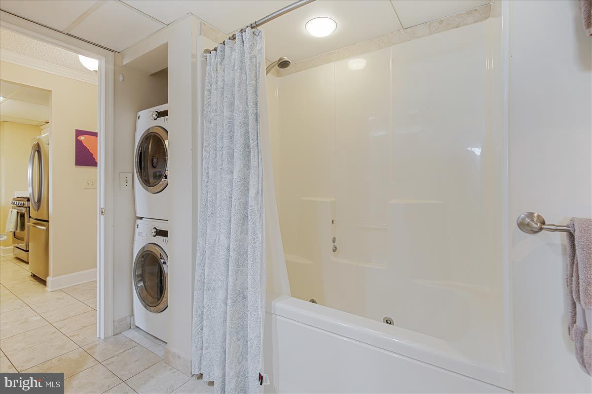 THE WILLIAMSBURG - Residential