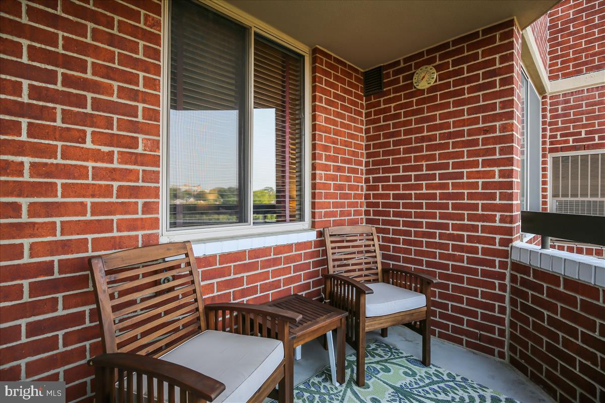 THE WILLIAMSBURG - Residential