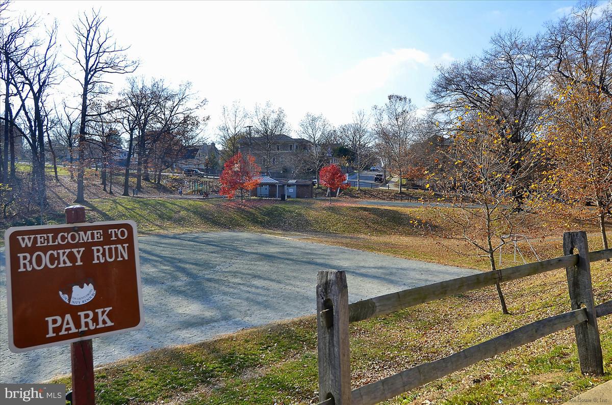 THE WILLIAMSBURG - Residential