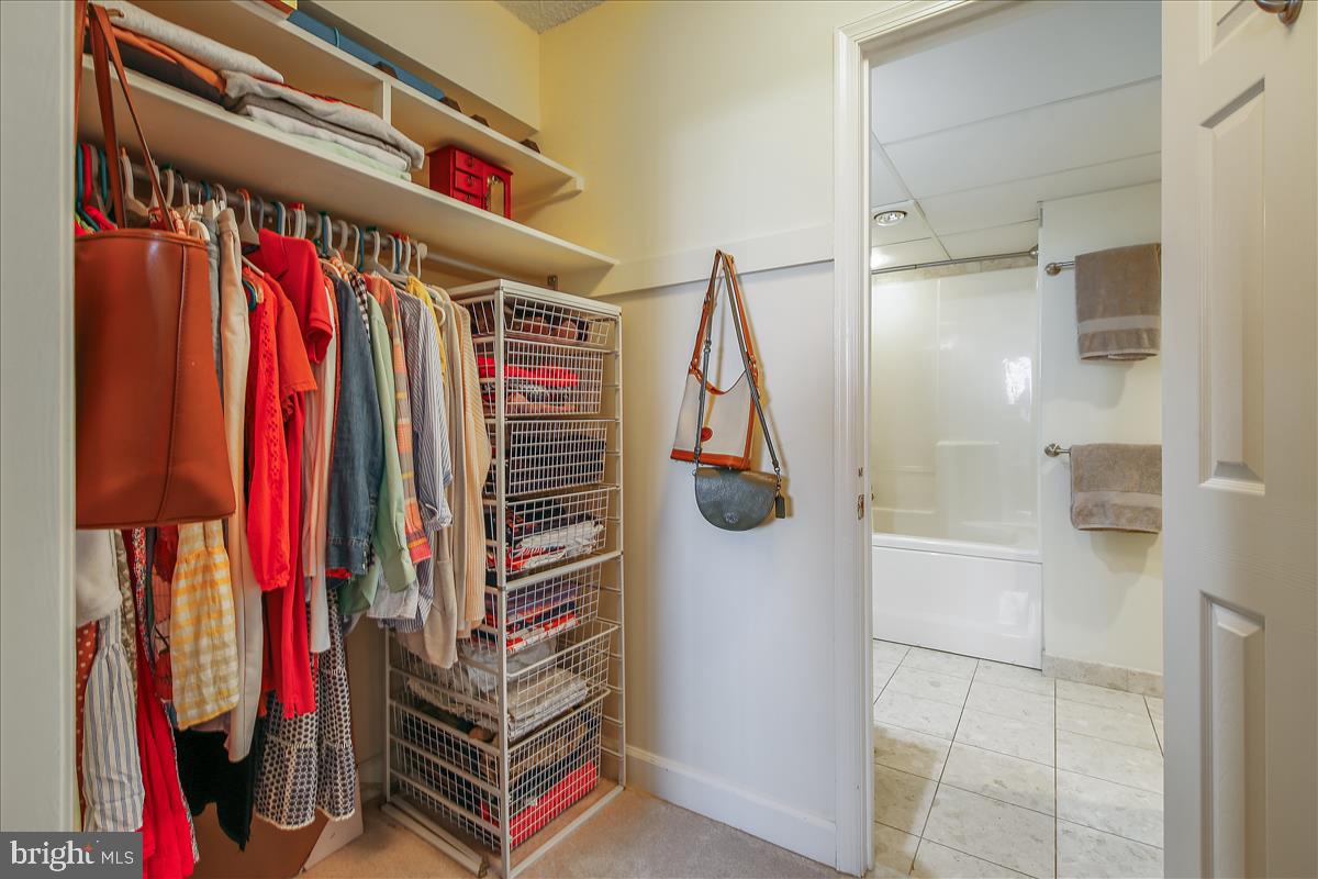 THE WILLIAMSBURG - Residential