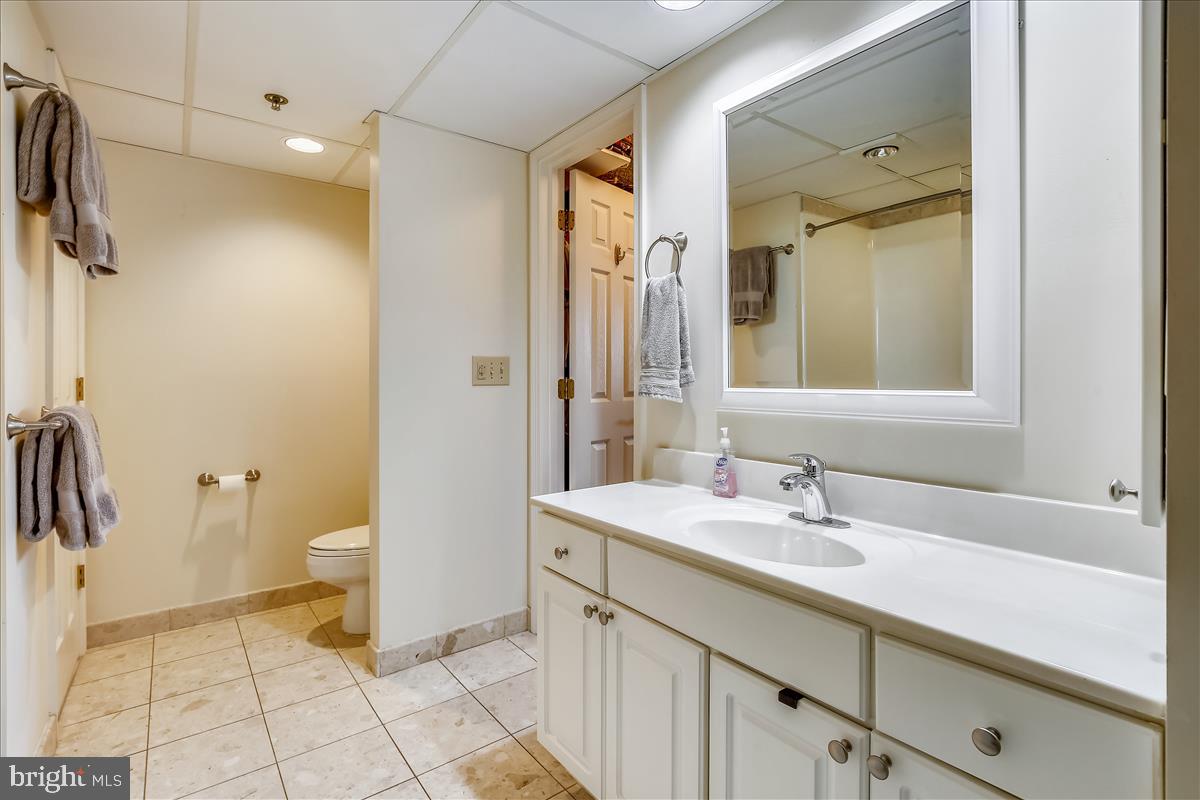 THE WILLIAMSBURG - Residential