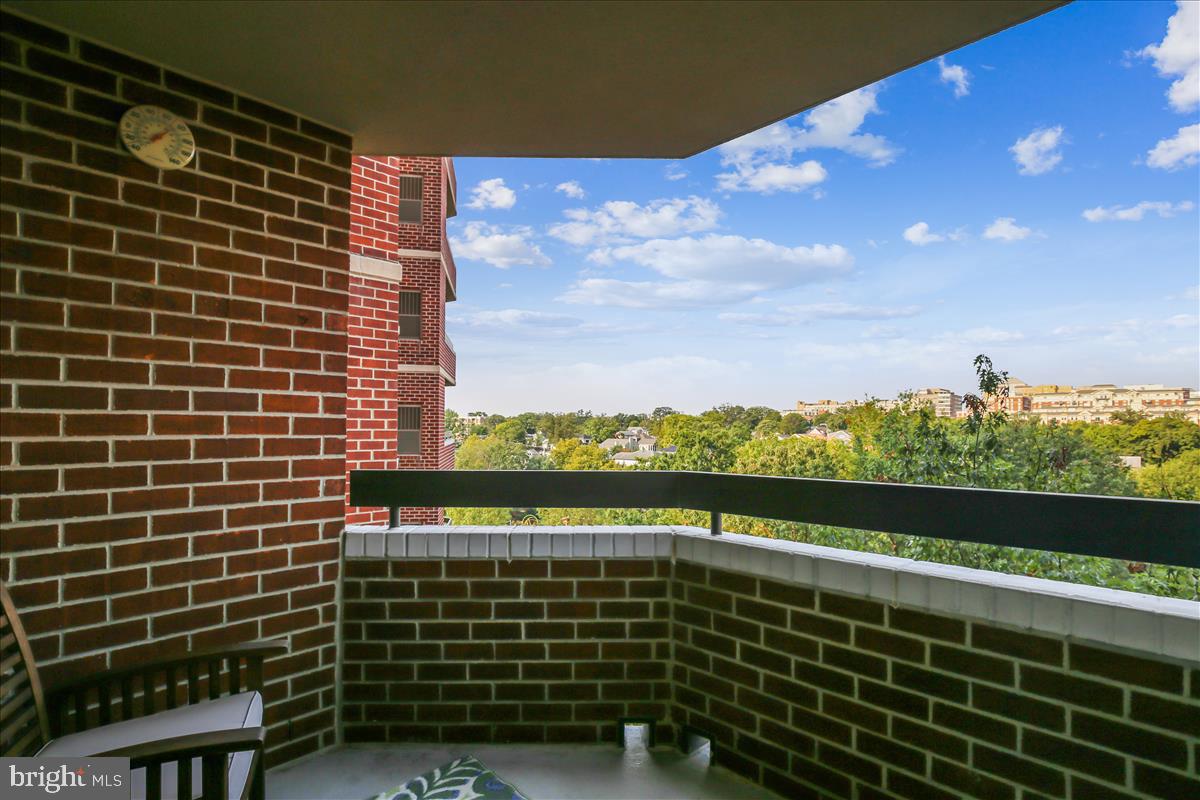 THE WILLIAMSBURG - Residential