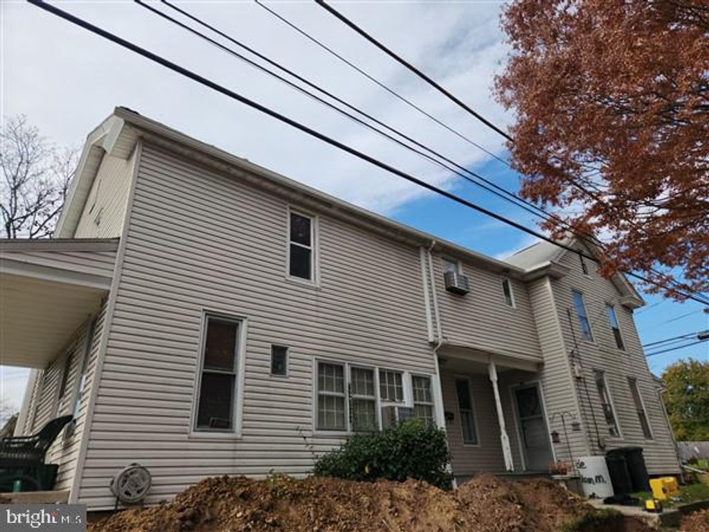 Photo of 28 W Hummelstown Street, Elizabethtown, PA 17022 (MLS # PALA2043612)