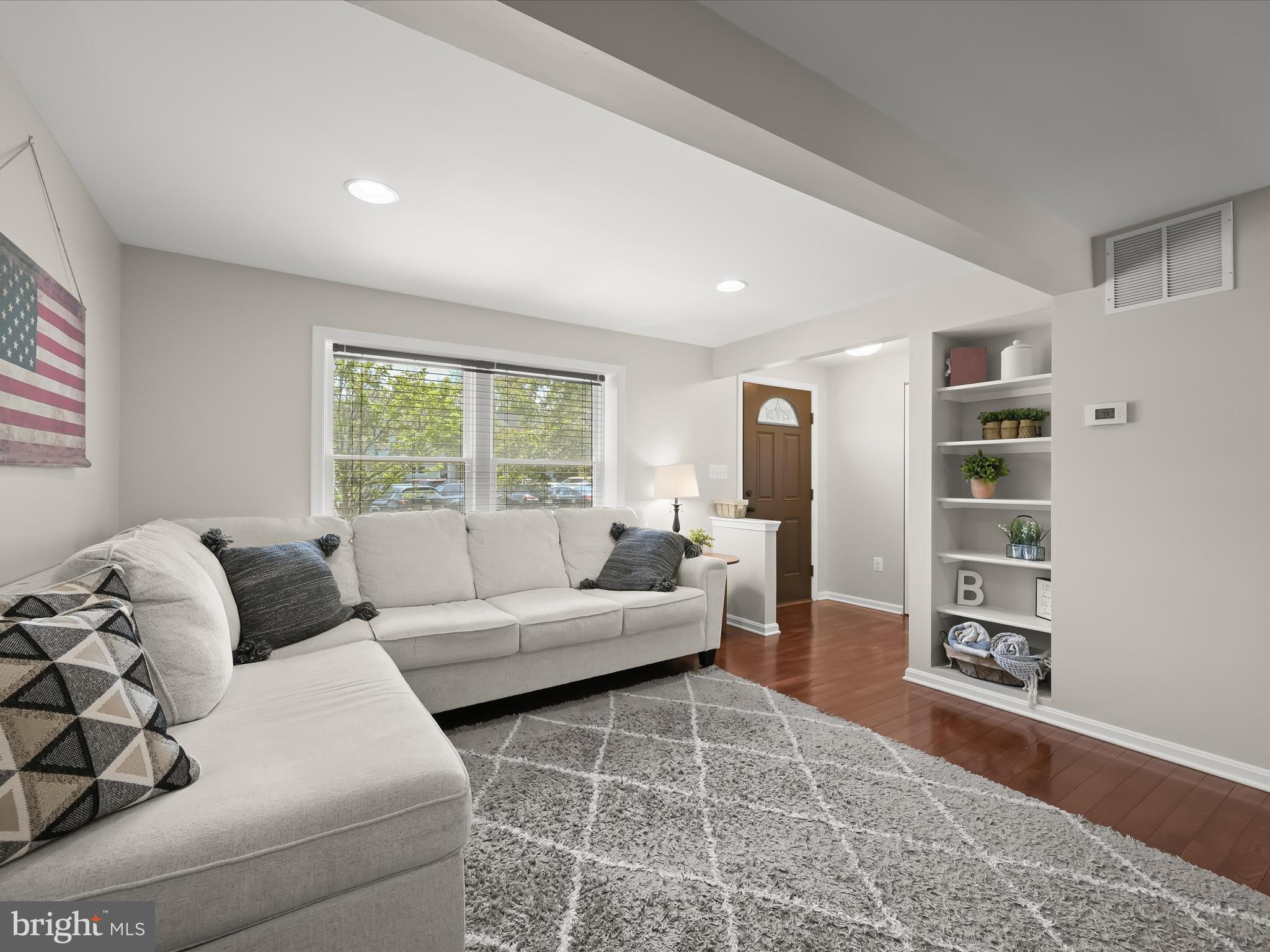 8189 MOUNTAIN ESTATE COURT